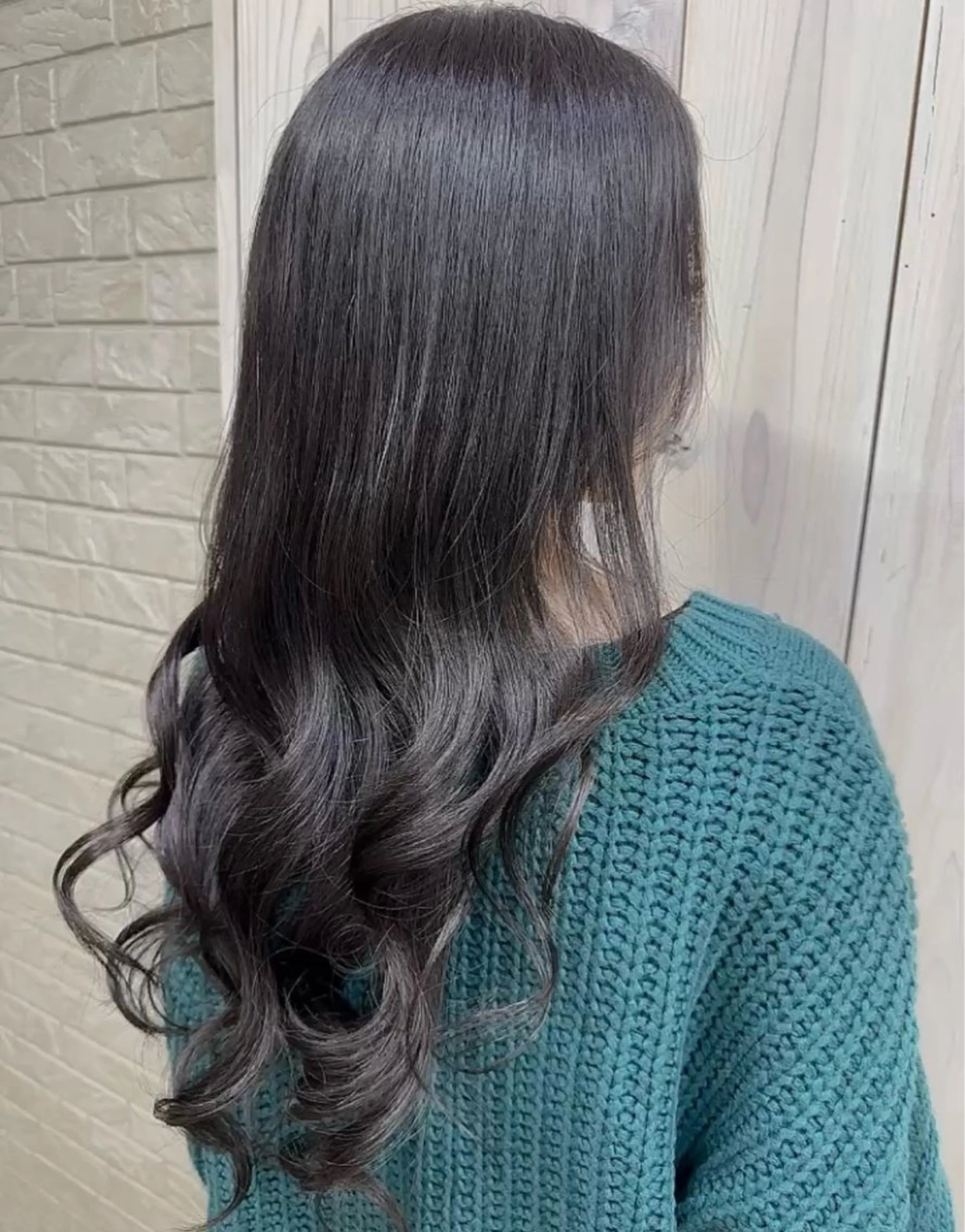ロング カラー ダークグレー ダークグレージュ グレージュ ヘアカラー CORE(コア)新宿所属・セキ ユキ🦋のヘアスタイル