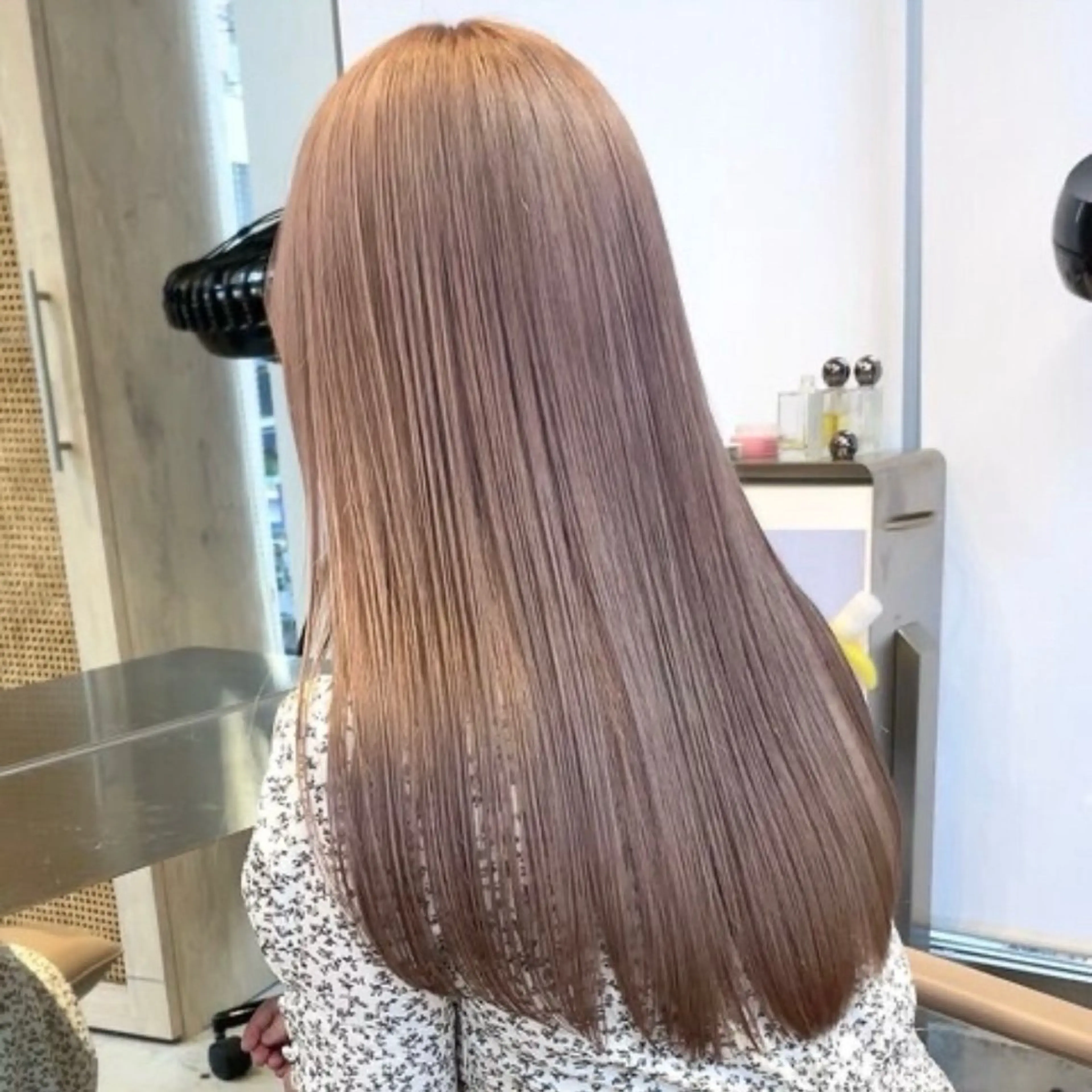 🔅ブリーチリタッチ🔅＋カラー❕＋𝐀𝐮𝐣𝐮𝐚トリートメント🫧の写真