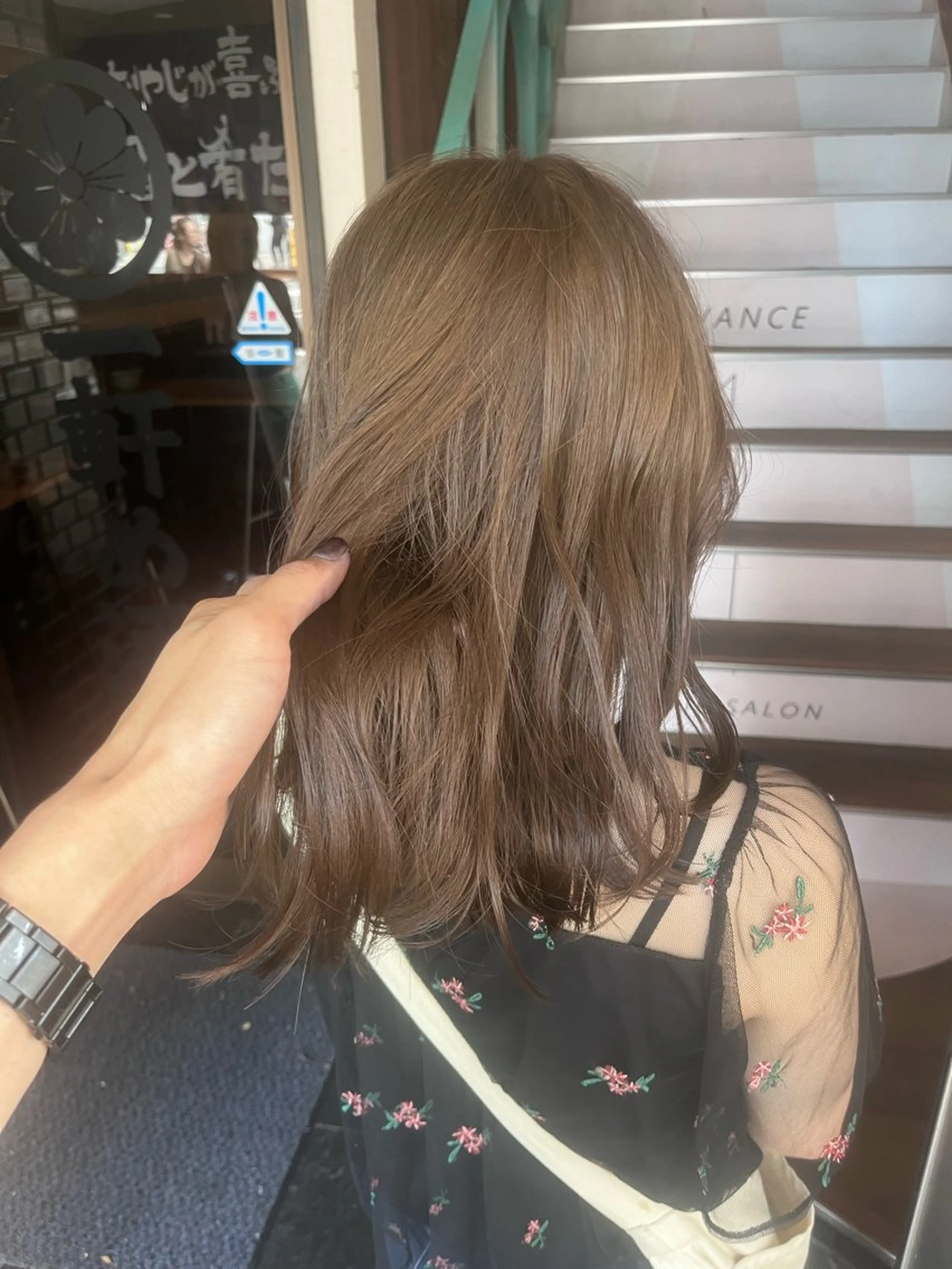 ミディアム カット ヘアカラー 暗髪透明感カラー/ インナー/小島良太のヘアスタイル