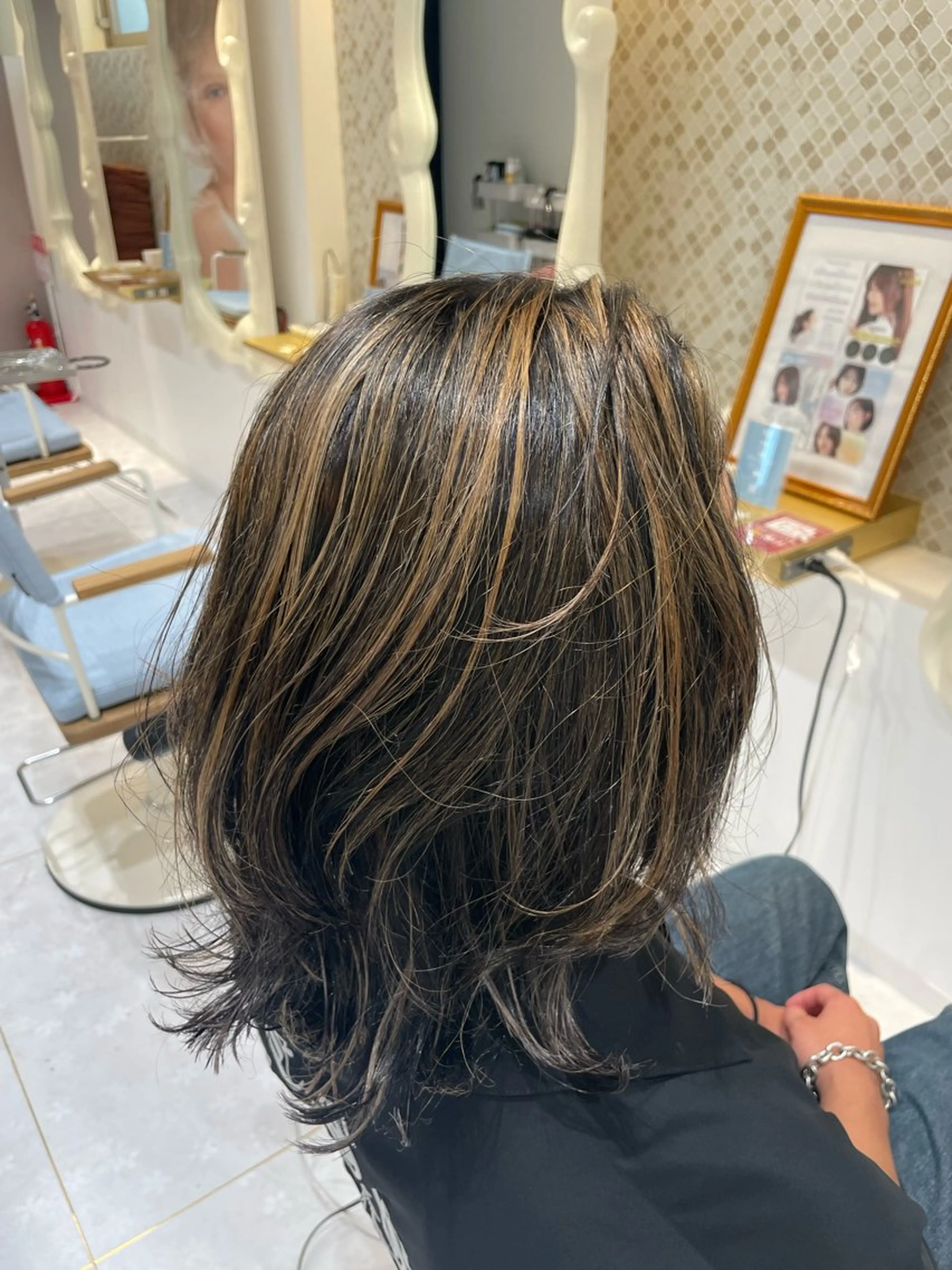 カラー メンズ メンズハイライト デザインカラー ハイライトカラー カット ヘアカラー 佐藤 綾郁のヘアスタイル