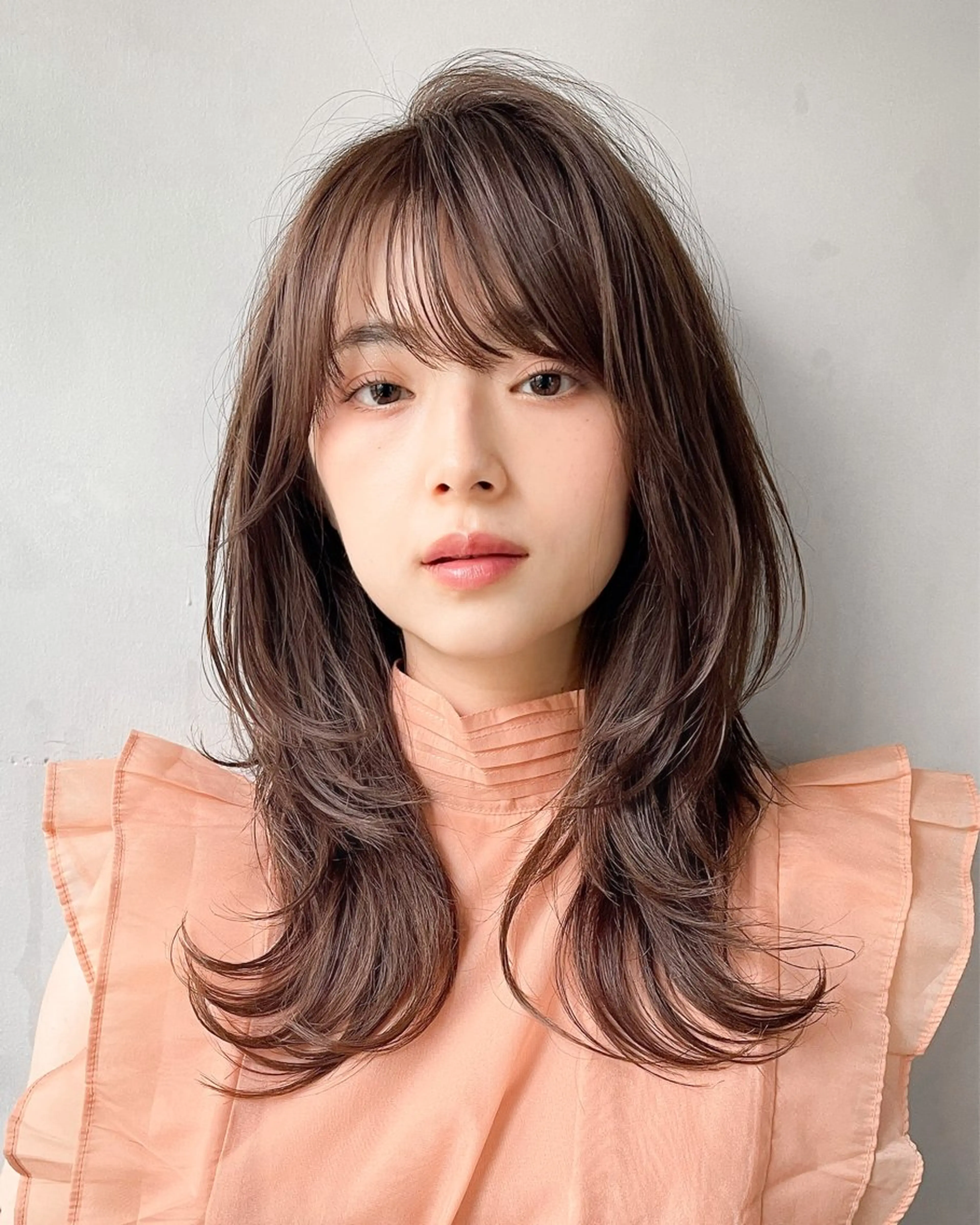 セミロング カラー アッシュ ベージュカラー レイヤーカット 宮本 聖希のヘアスタイル