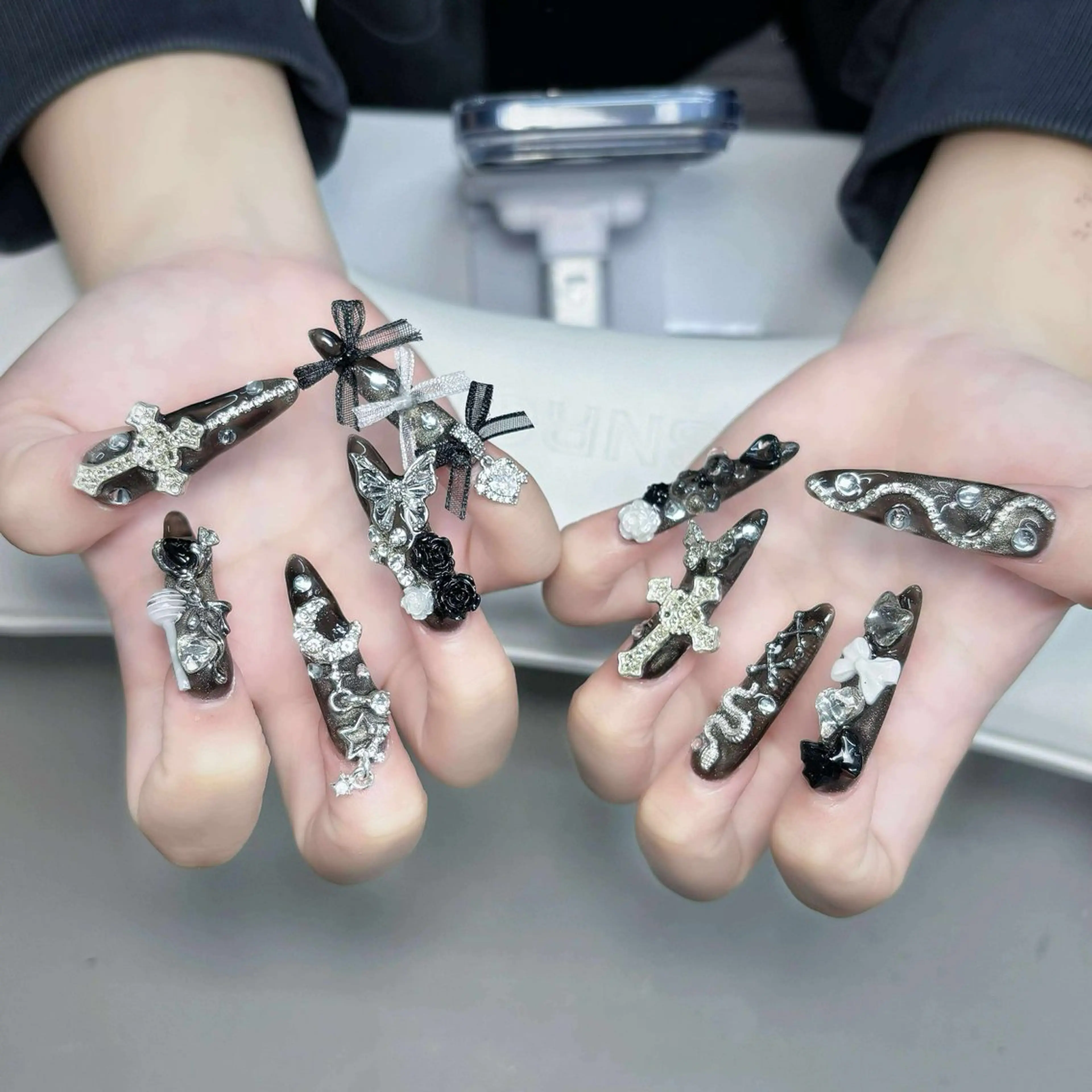 ネイル ハンドネイル ハンドケア Nova Nail Nambaのネイルデザイン