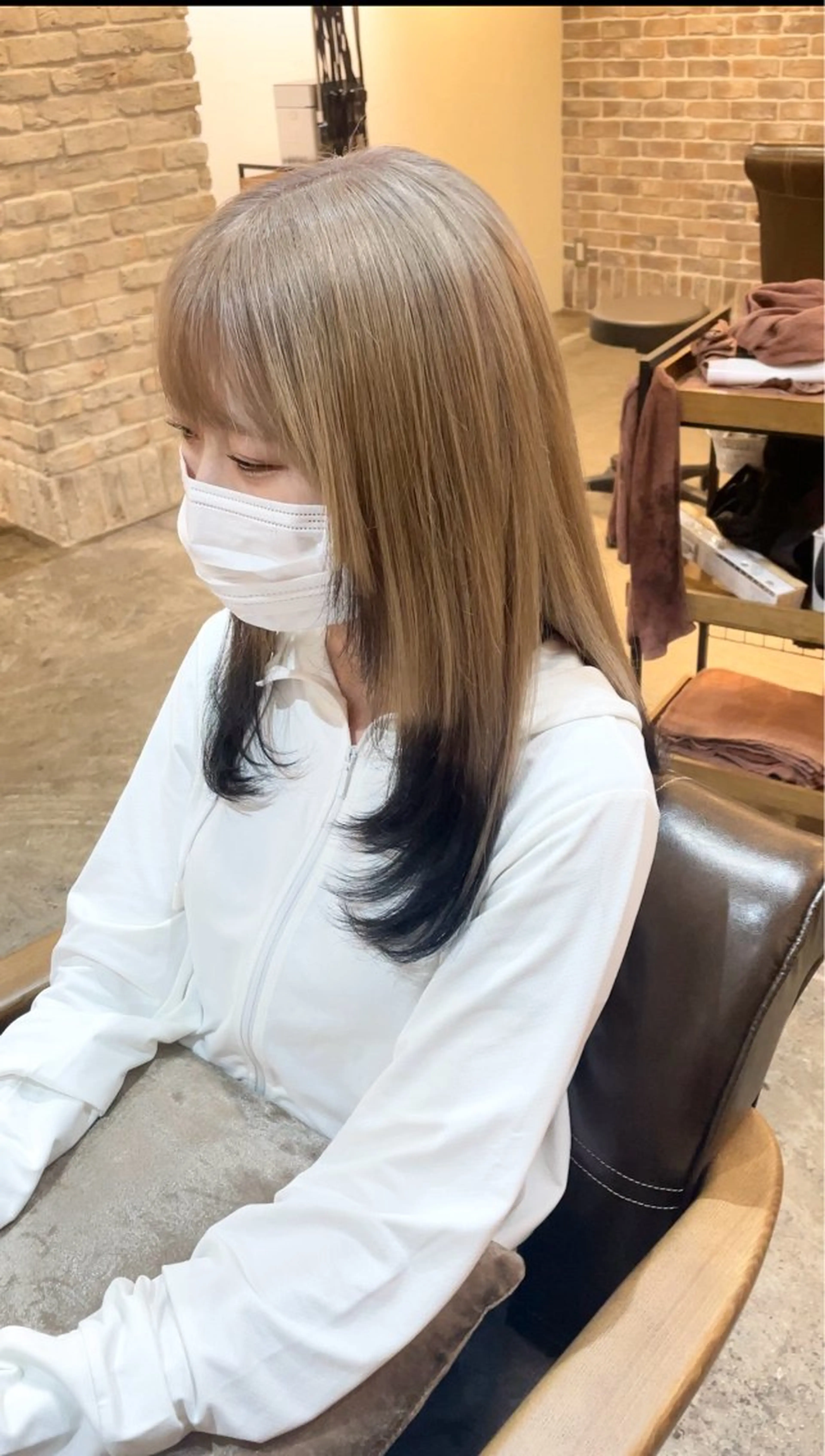 ロング カラー ベージュカラー ブリーチ ハイトーンカラー ハイトーンベージュ 艶カラー/インナー /グラデ/大西小百合のヘアスタイル