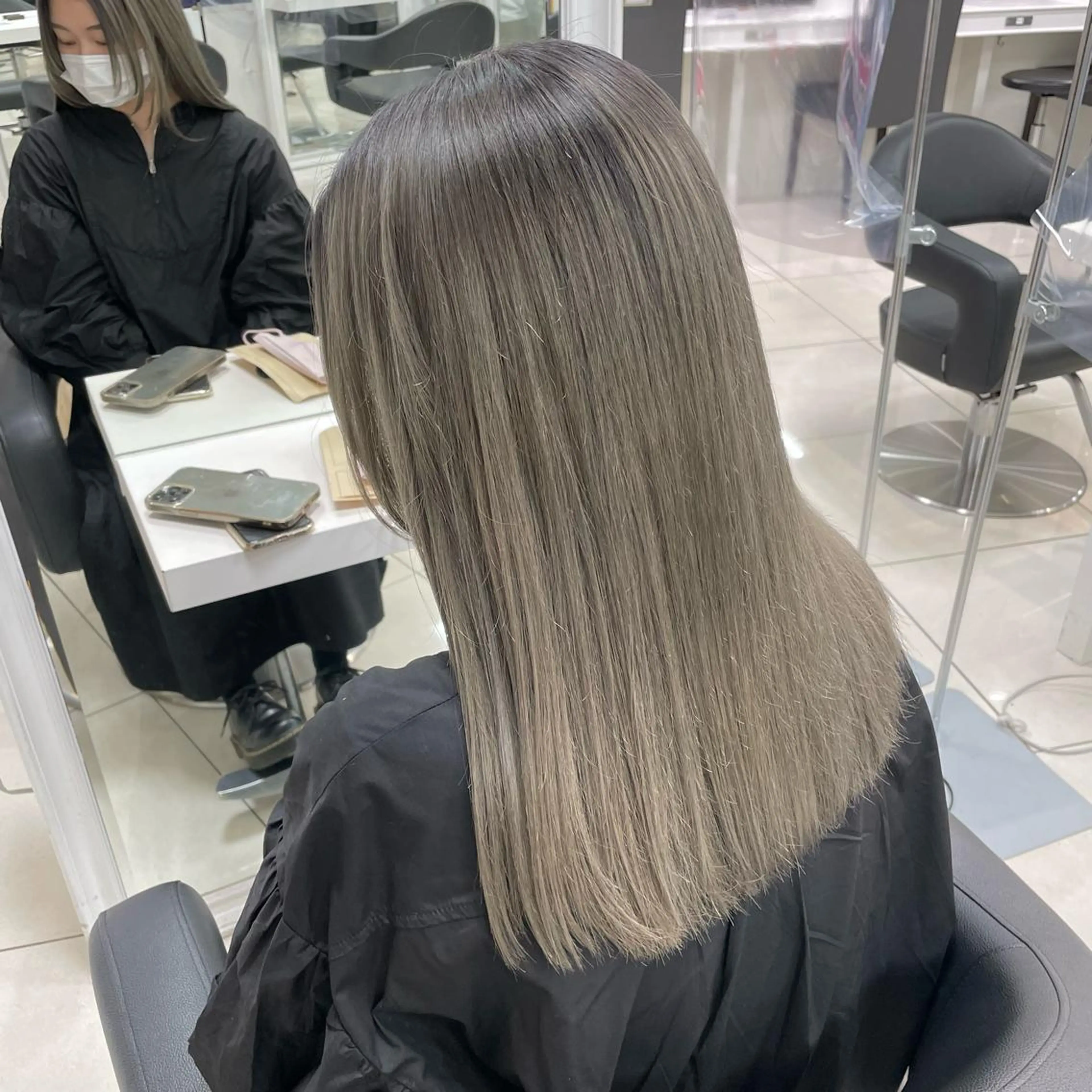 ロング カラー ヘアカラー トリートメント 【デザインカラー】 粥川佳日望のヘアスタイル