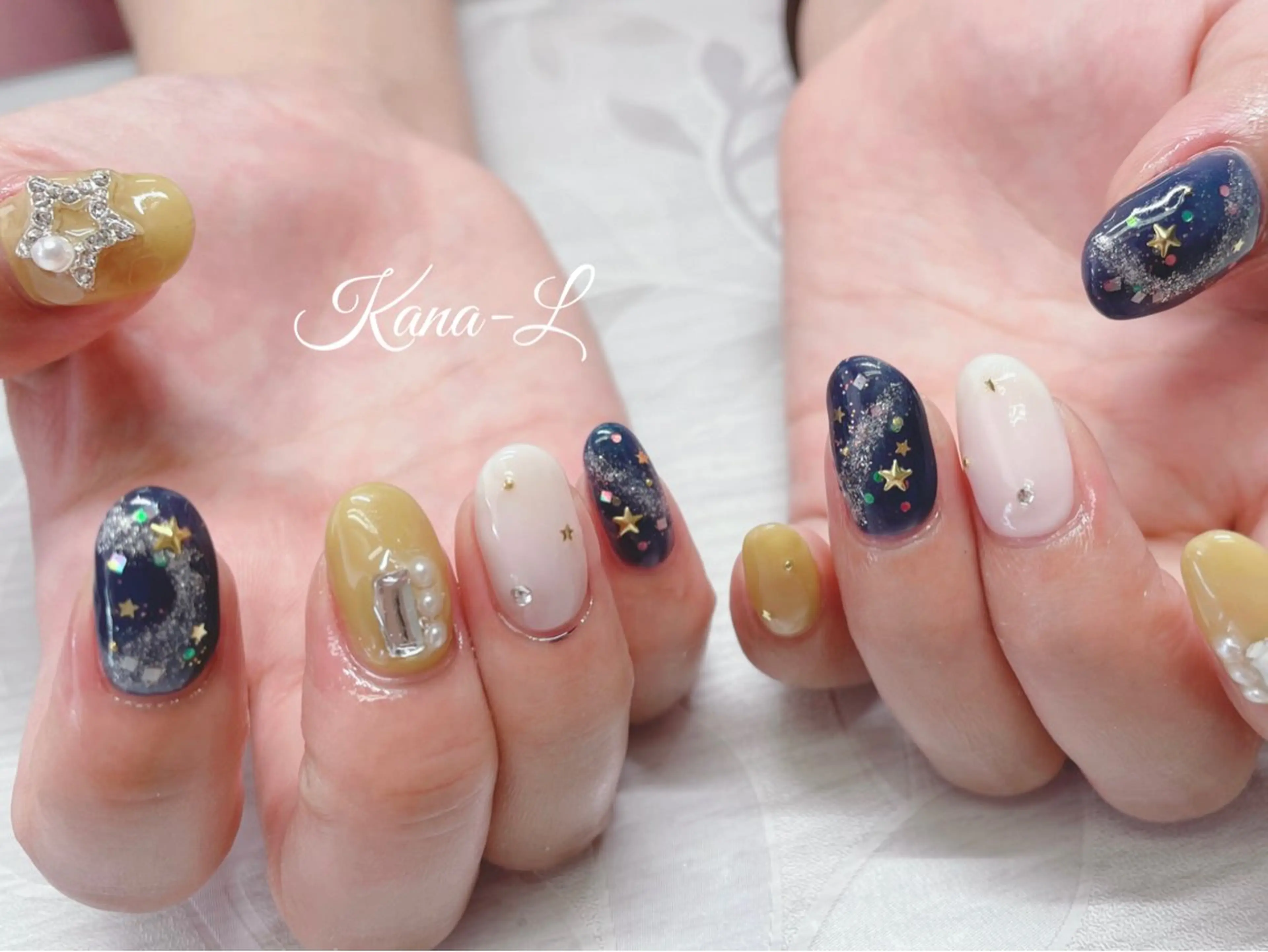 ネイル ジェルネイル キラキラネイル ニュアンスネイル パラジェル 芦辺 香奈のネイルデザイン