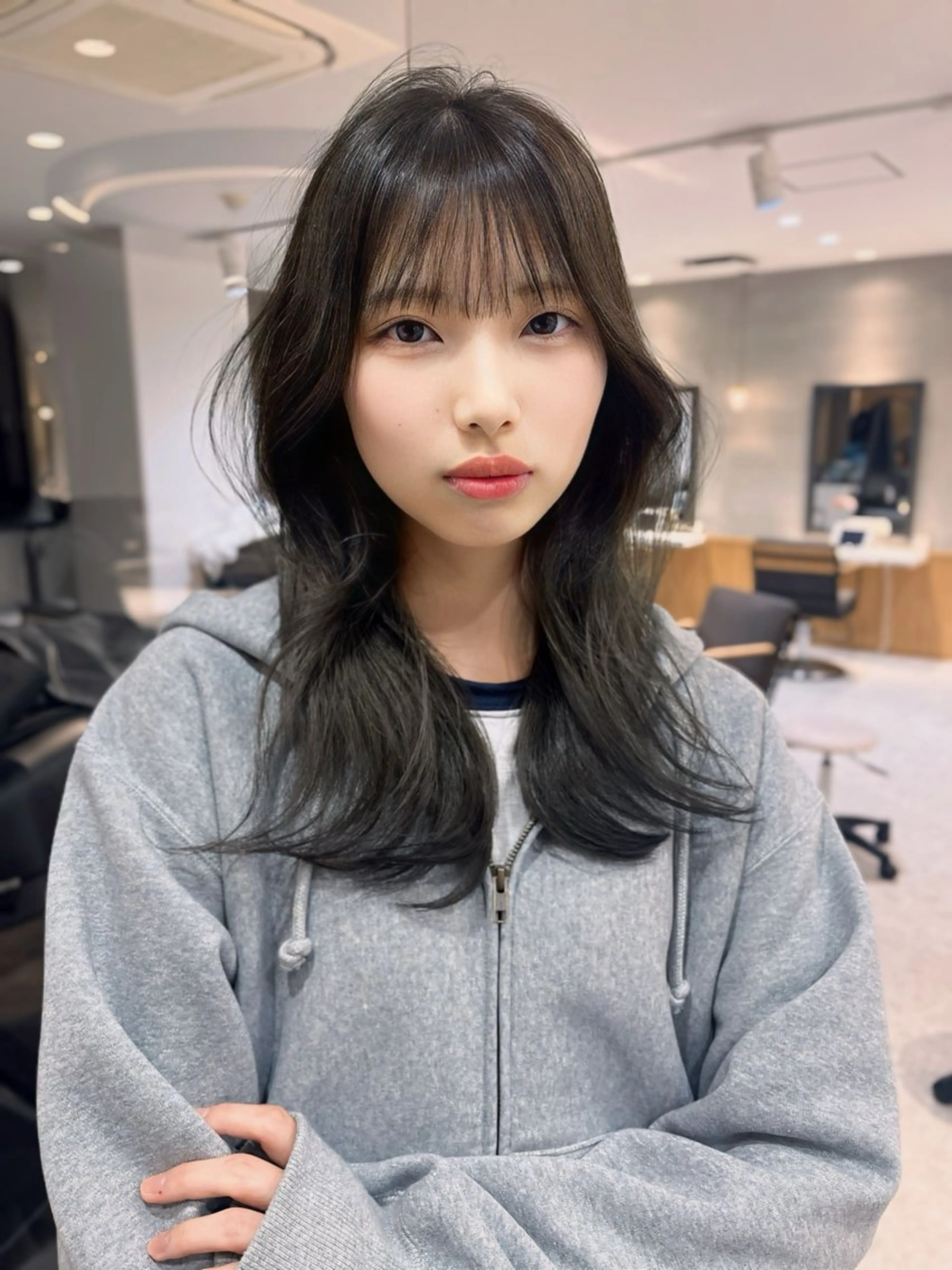 セミロング カラー トリートメント 韓国🇰🇷レイヤー 透明感/秀瑛🩶のヘアスタイル