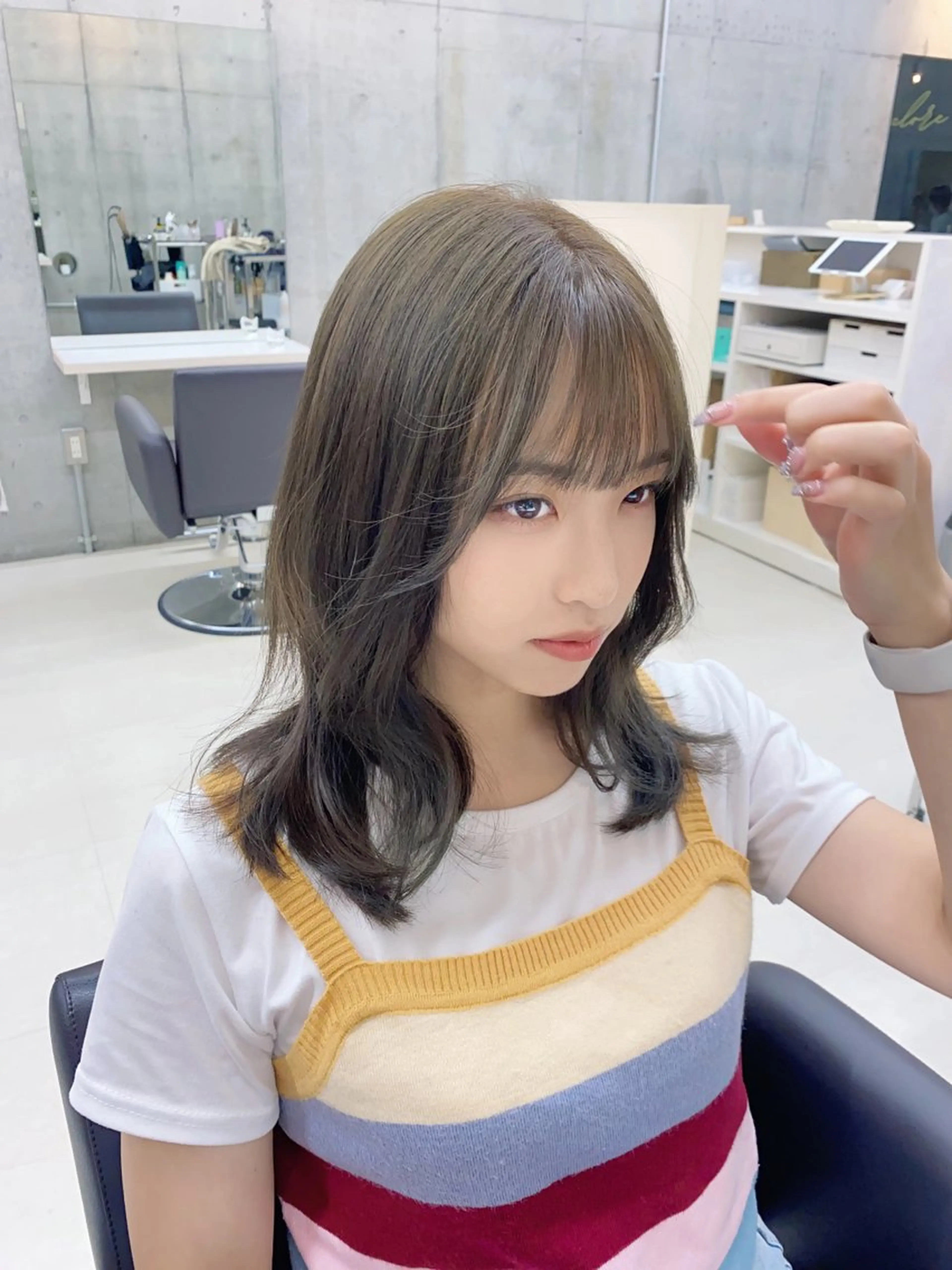 ミディアム カラー グレージュ オリーブグレージュ オリーブグレー Clore所属・うる艶ヘア♡韓国好き 透明感　shotaのヘアスタイル