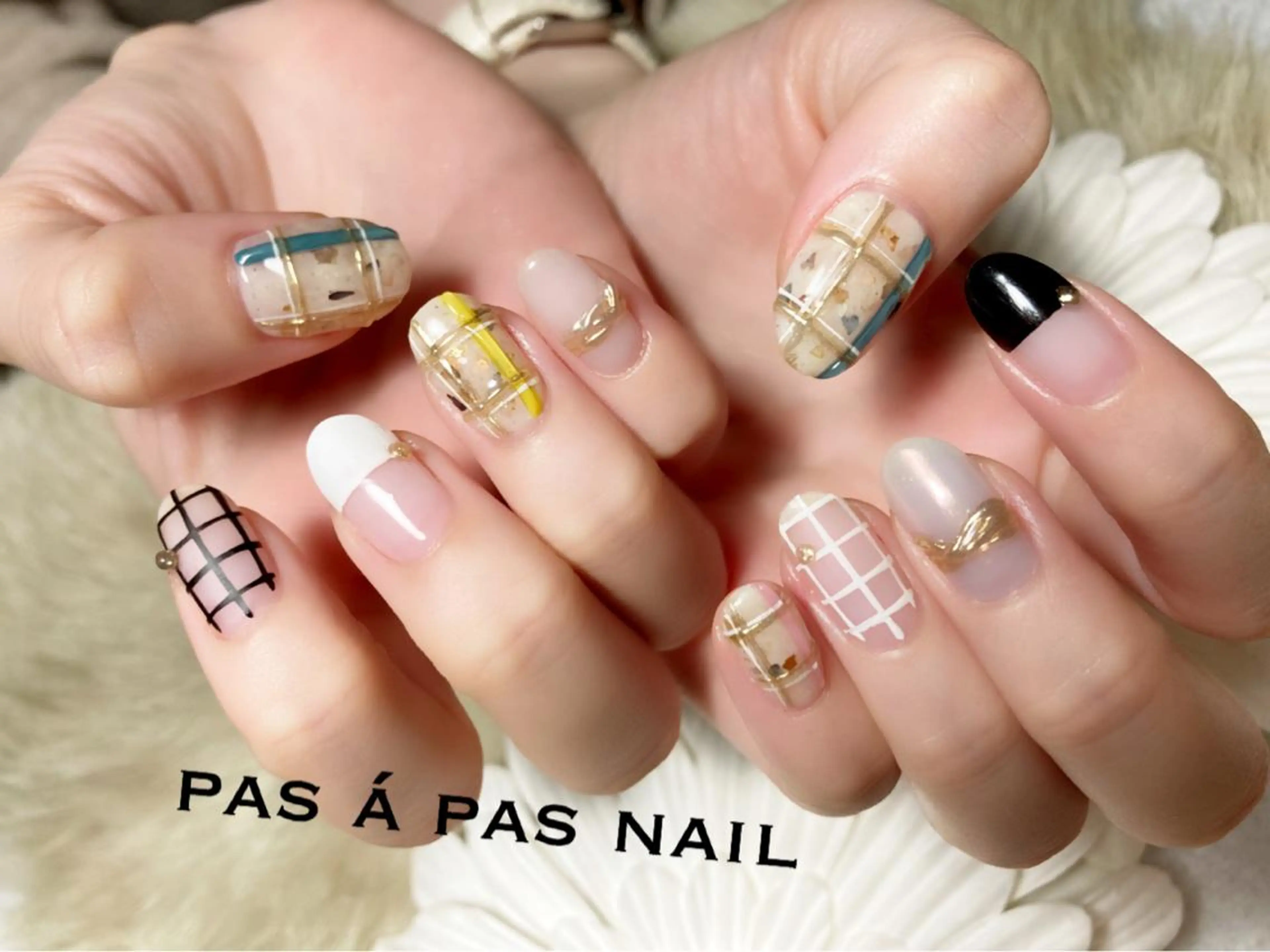 ネイル Yakko pas á pasのネイルデザイン