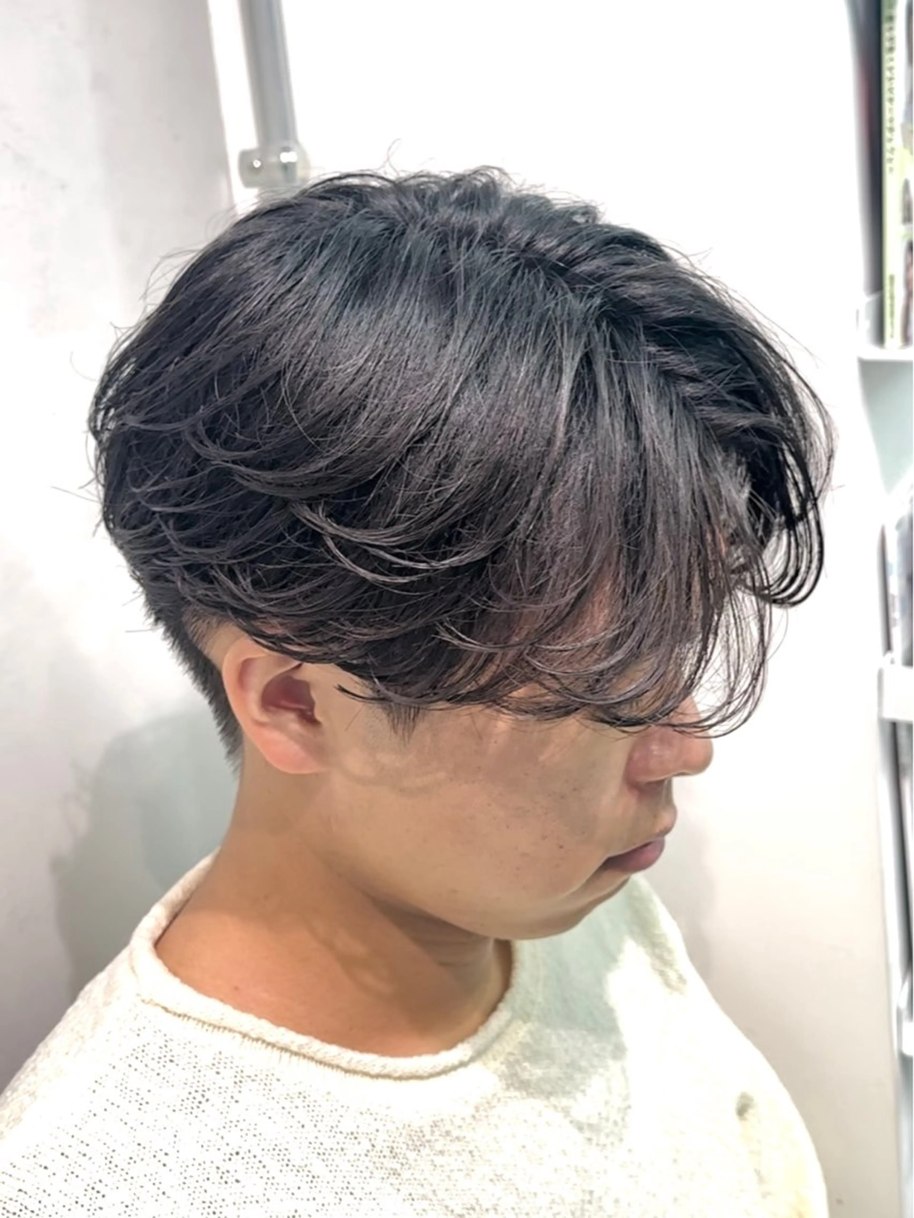 メンズ メンズブリーチ センターパート メンズパーマ 岐津公太 メンズ縮毛矯正のプロのヘアスタイル