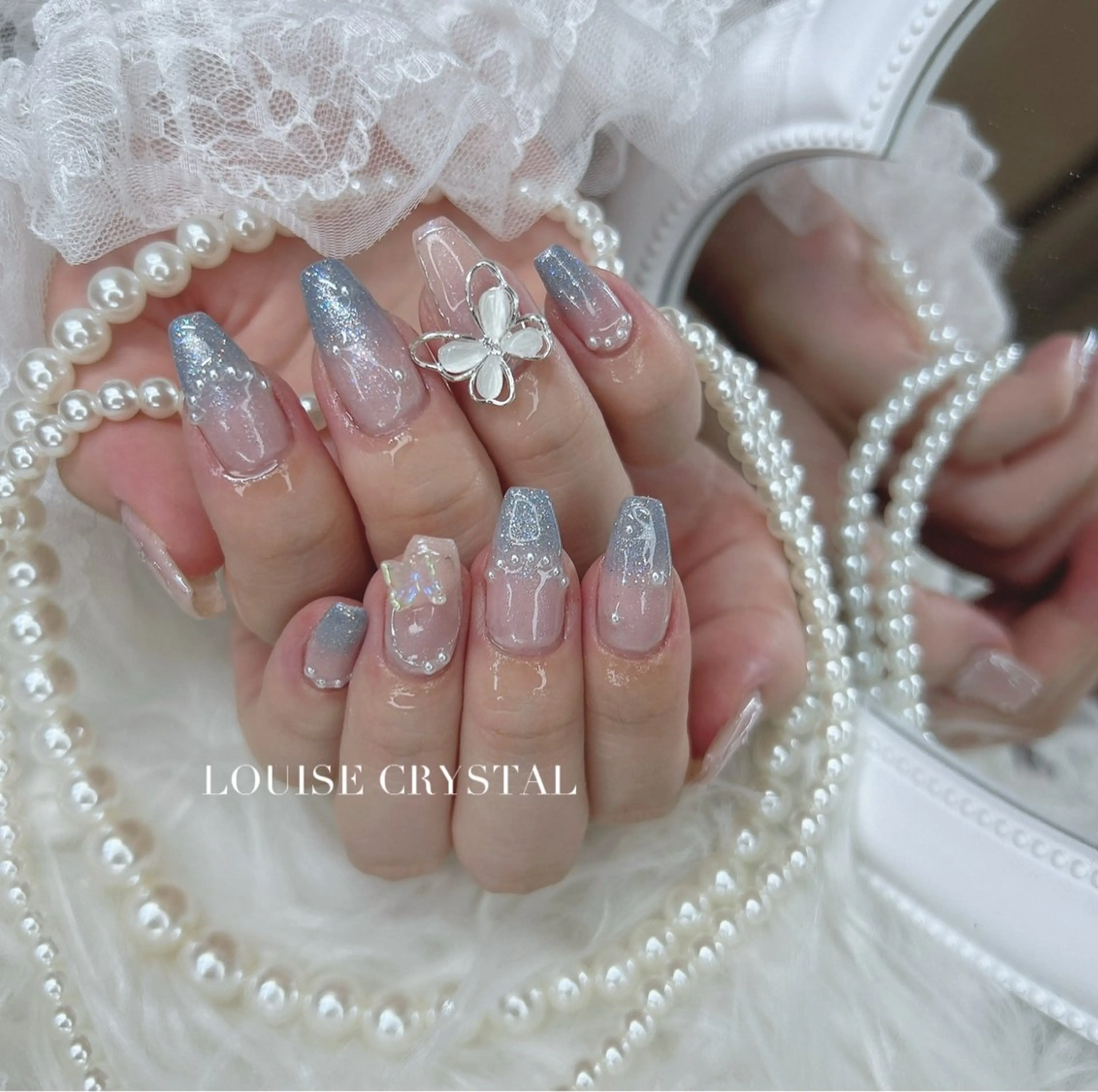 ネイル ハンドネイル LOUISE CRYSTALのネイルデザイン