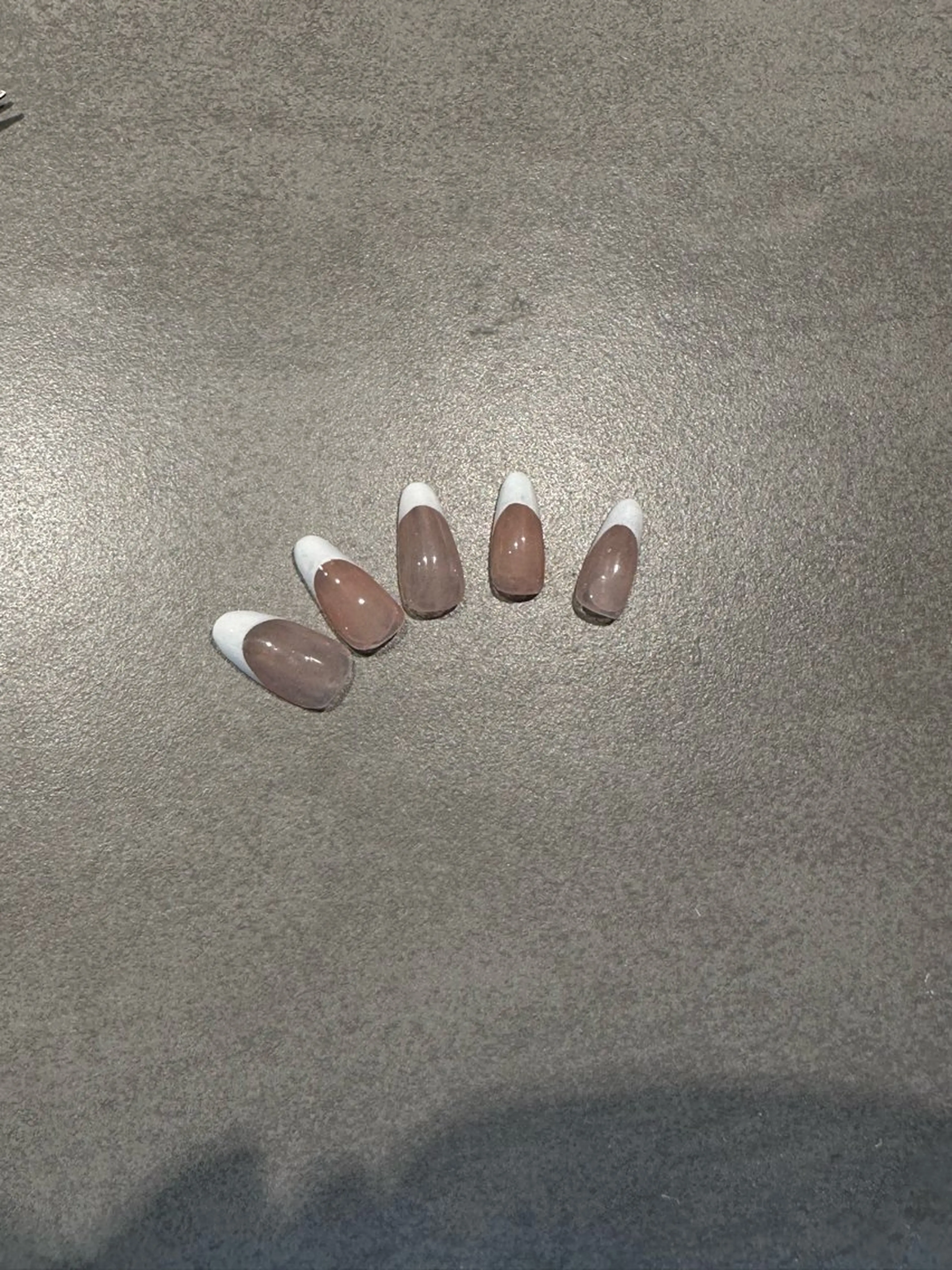 練習モデル【オフあり】白フレンチの写真