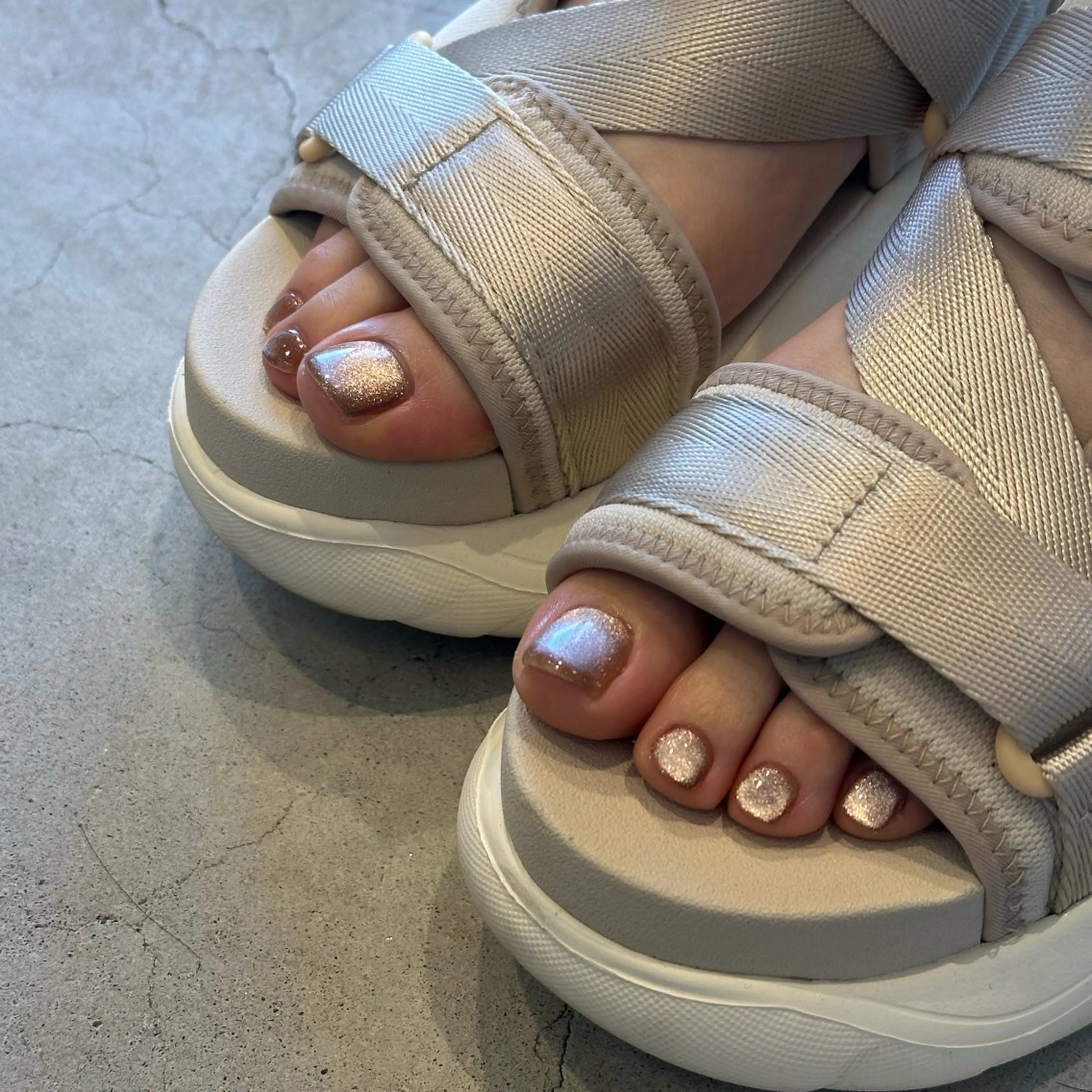 ネイル フットネイル COIN  nail hinataのネイルデザイン