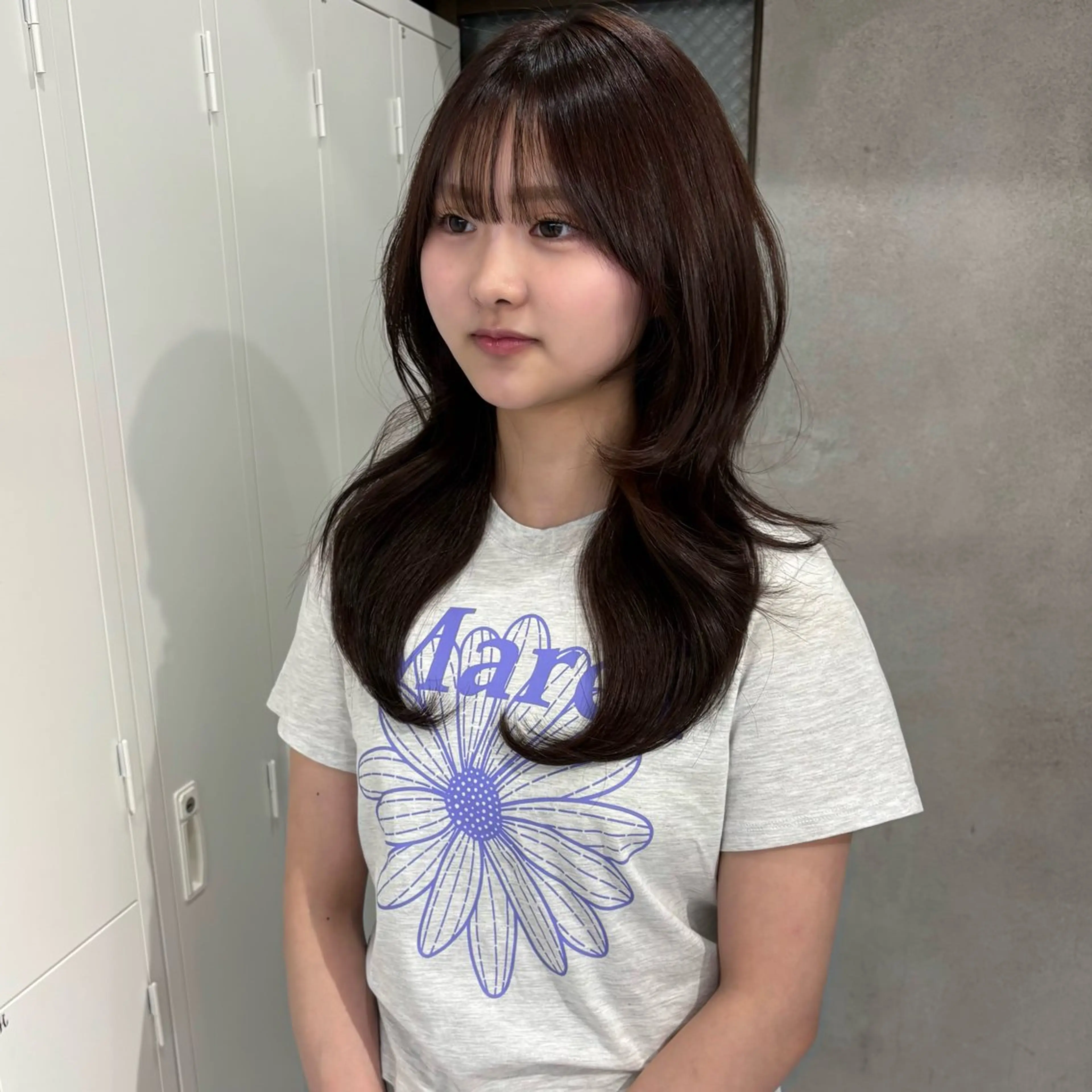 セミロング チョコレートブラウン くびれヘア ハイレイヤー レイヤーカット 小顔カット カット ヘアカラー riko/レイヤー/ 艶カラー/ヘアセットのヘアスタイル