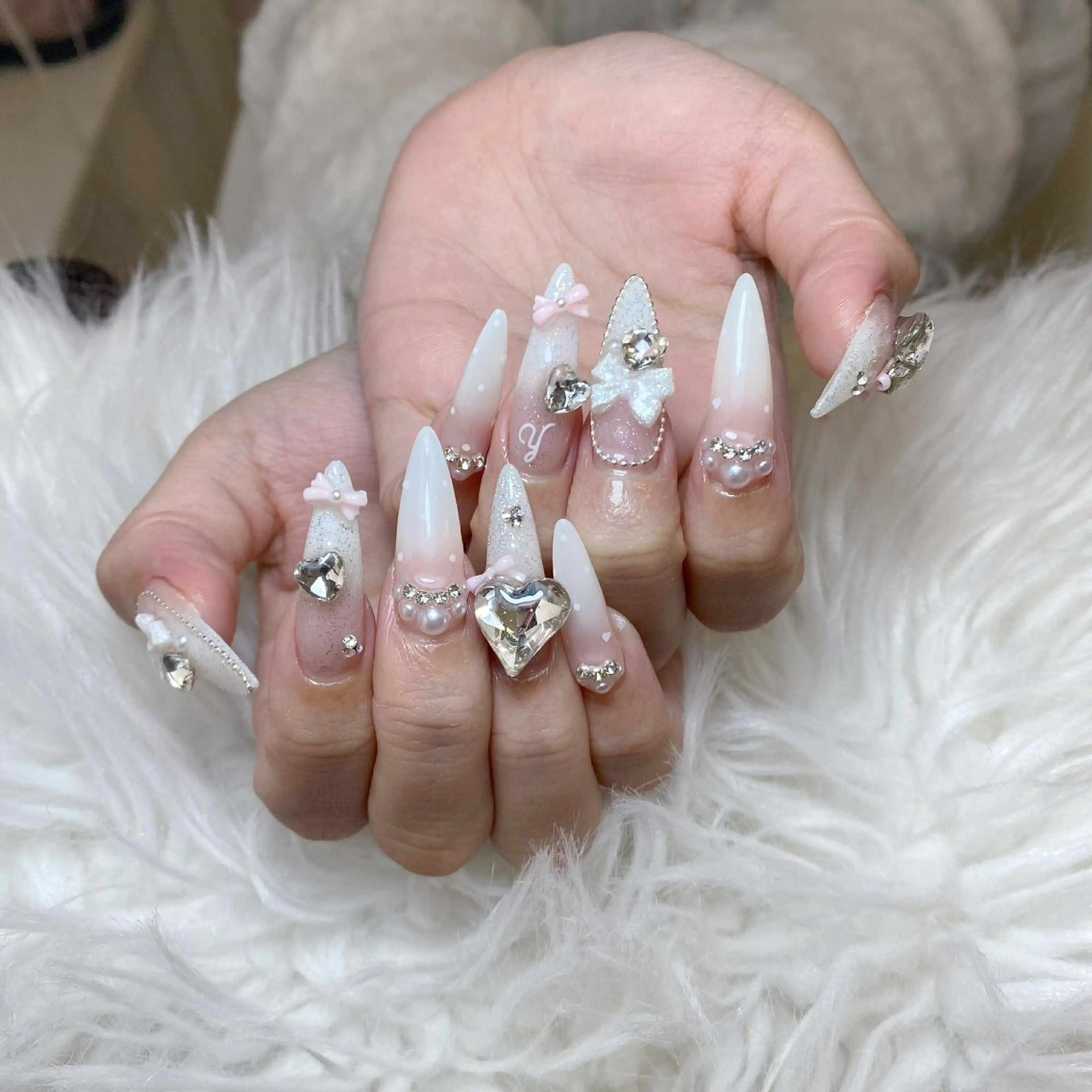 ネイル アートネイル オーロラネイル チークネイル 長さ出し フットネイル ハンドネイル フットネイル ハンドケア Noiranail_ studio所属・Noiranail_ studioのネイルデザイン