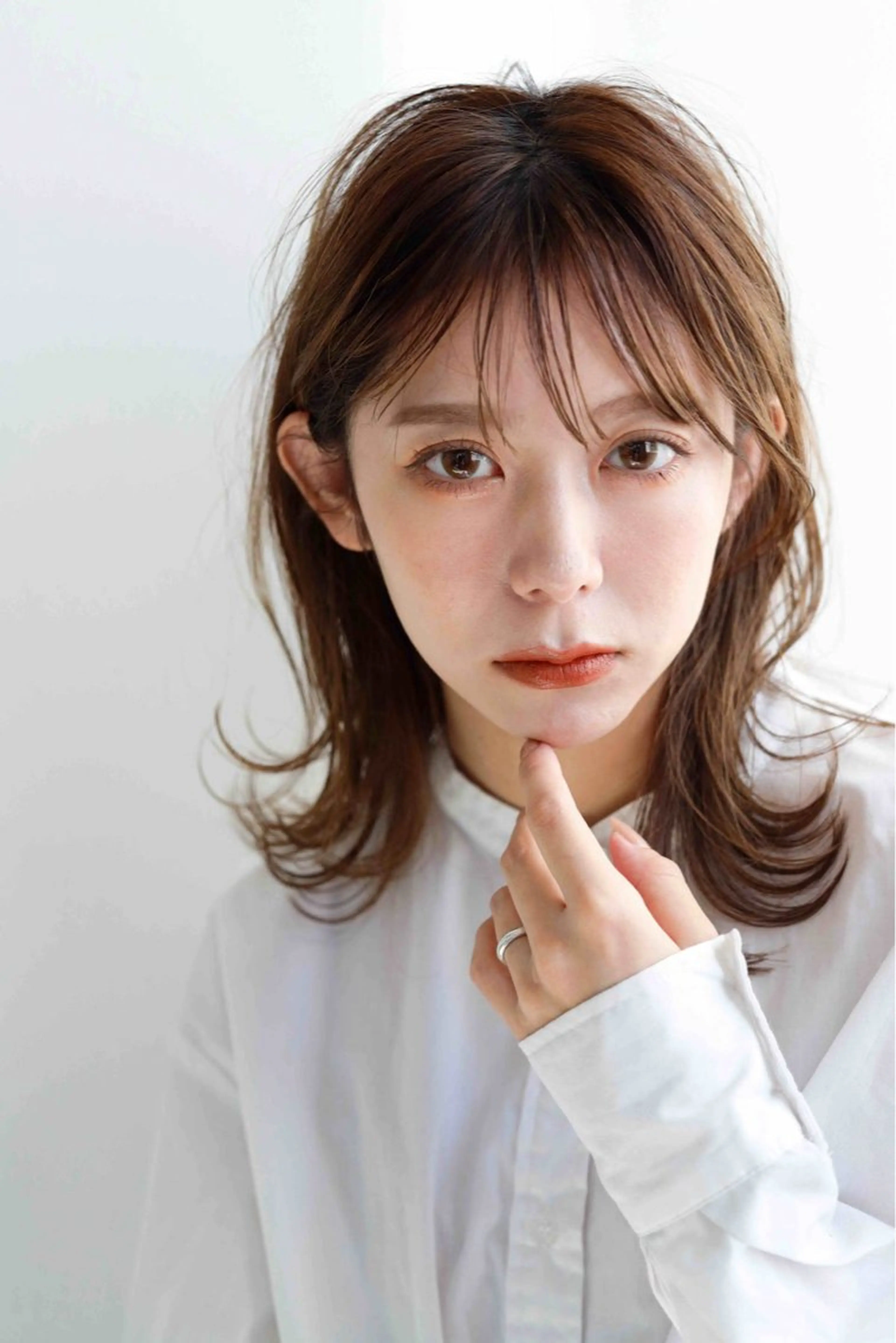 セミロング レイヤーカット 似合わせカット i-Dear -studio Kobe-所属・横野 孝志のヘアスタイル