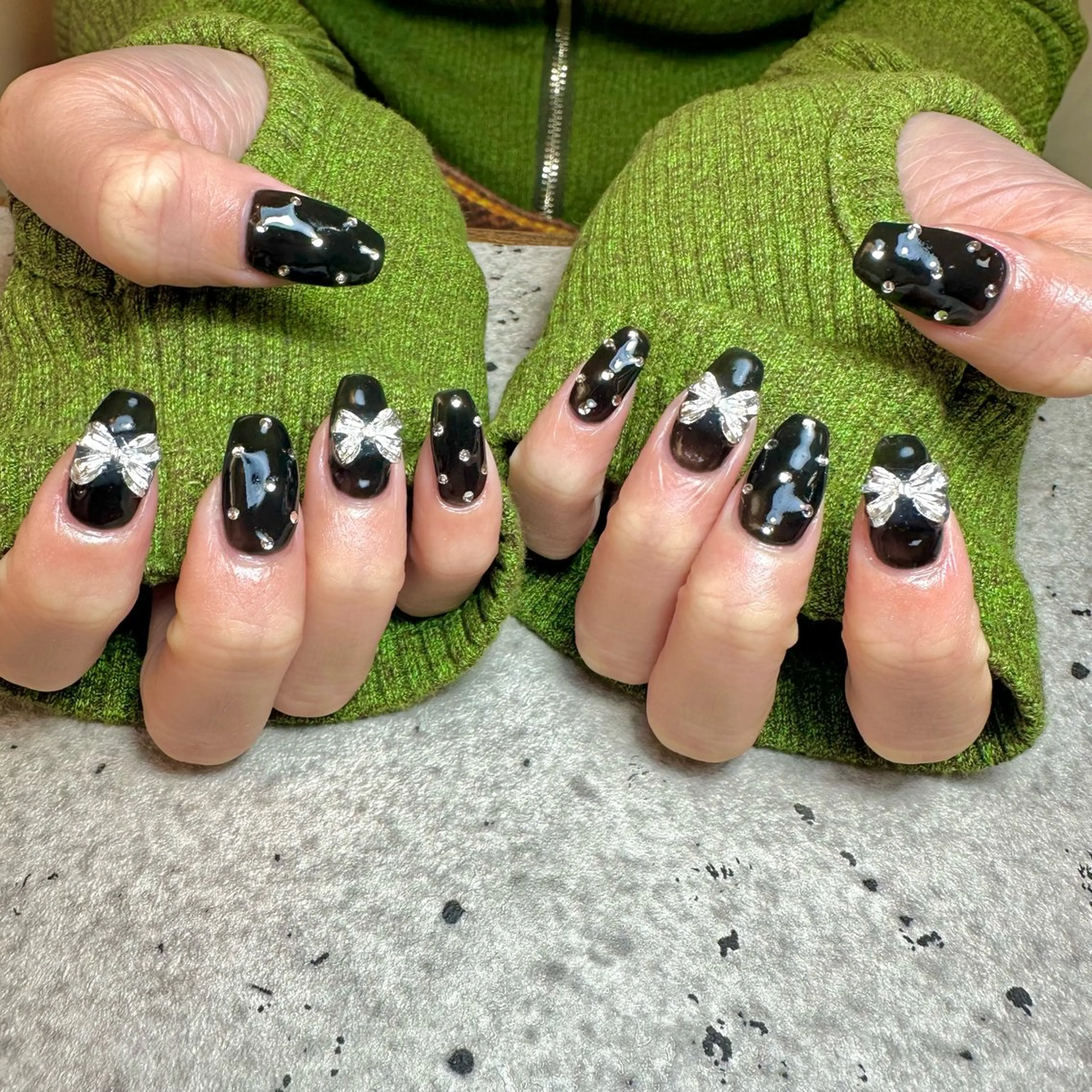 ネイル リボン ハンドネイル フットネイル GéRanium Harukaのネイルデザイン