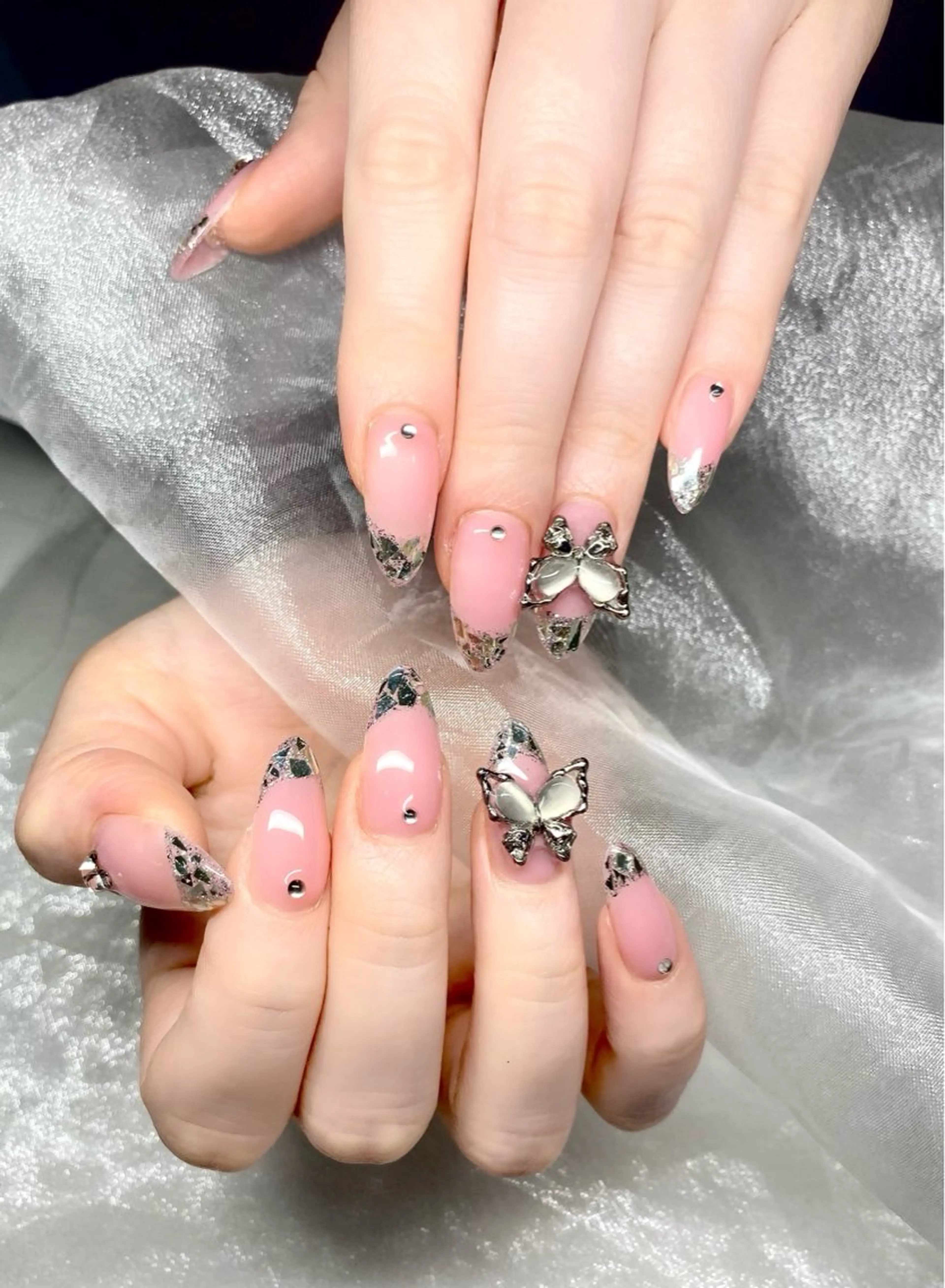 ネイル 長さ出し フレンチネイル ガラスフレンチ ネイルチップ ハンドネイル ハンドケア Hi Beauty 渋谷(ネイル、ハイパーナイフ6、脂肪れいきゃく、マッサージ＆エステサロン)所属・Hi beauty 渋谷のネイルデザイン