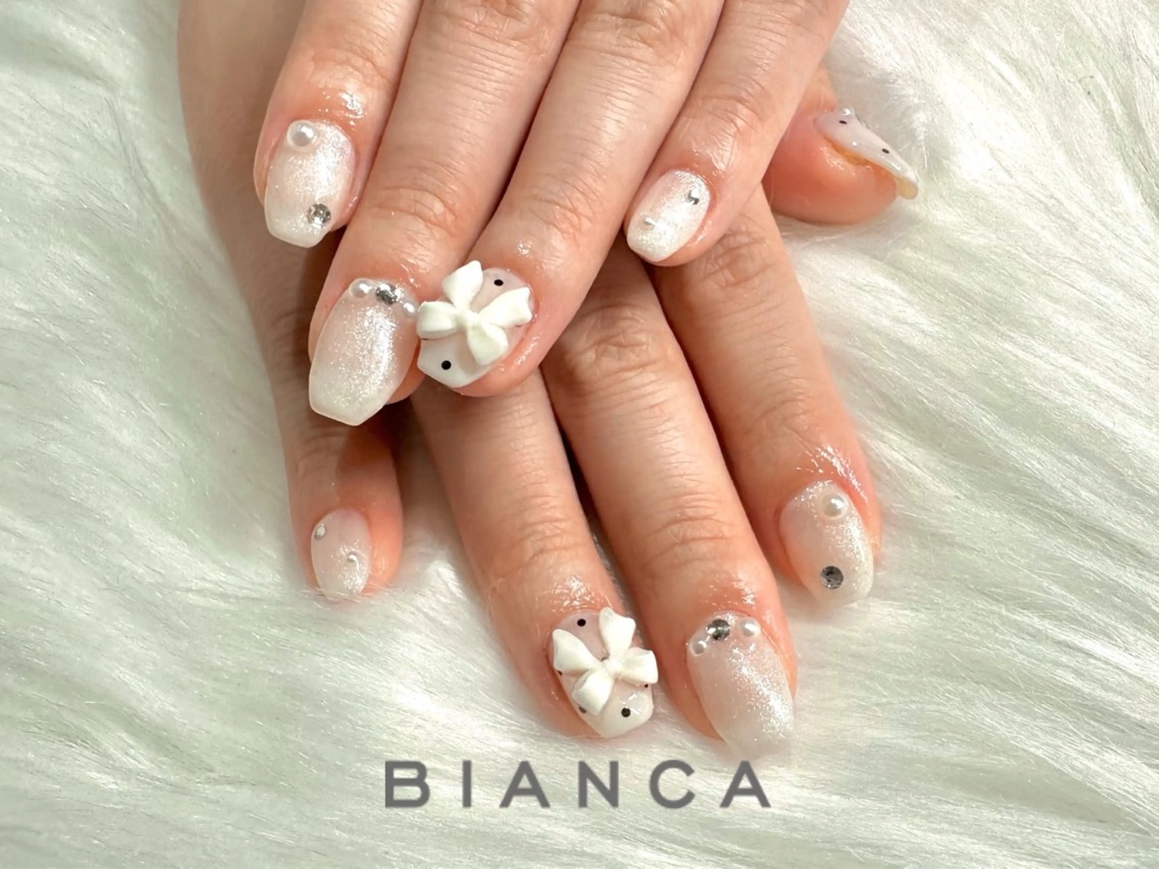 ネイル ハンドネイル Bianca 🩵 Ayakoのネイルデザイン