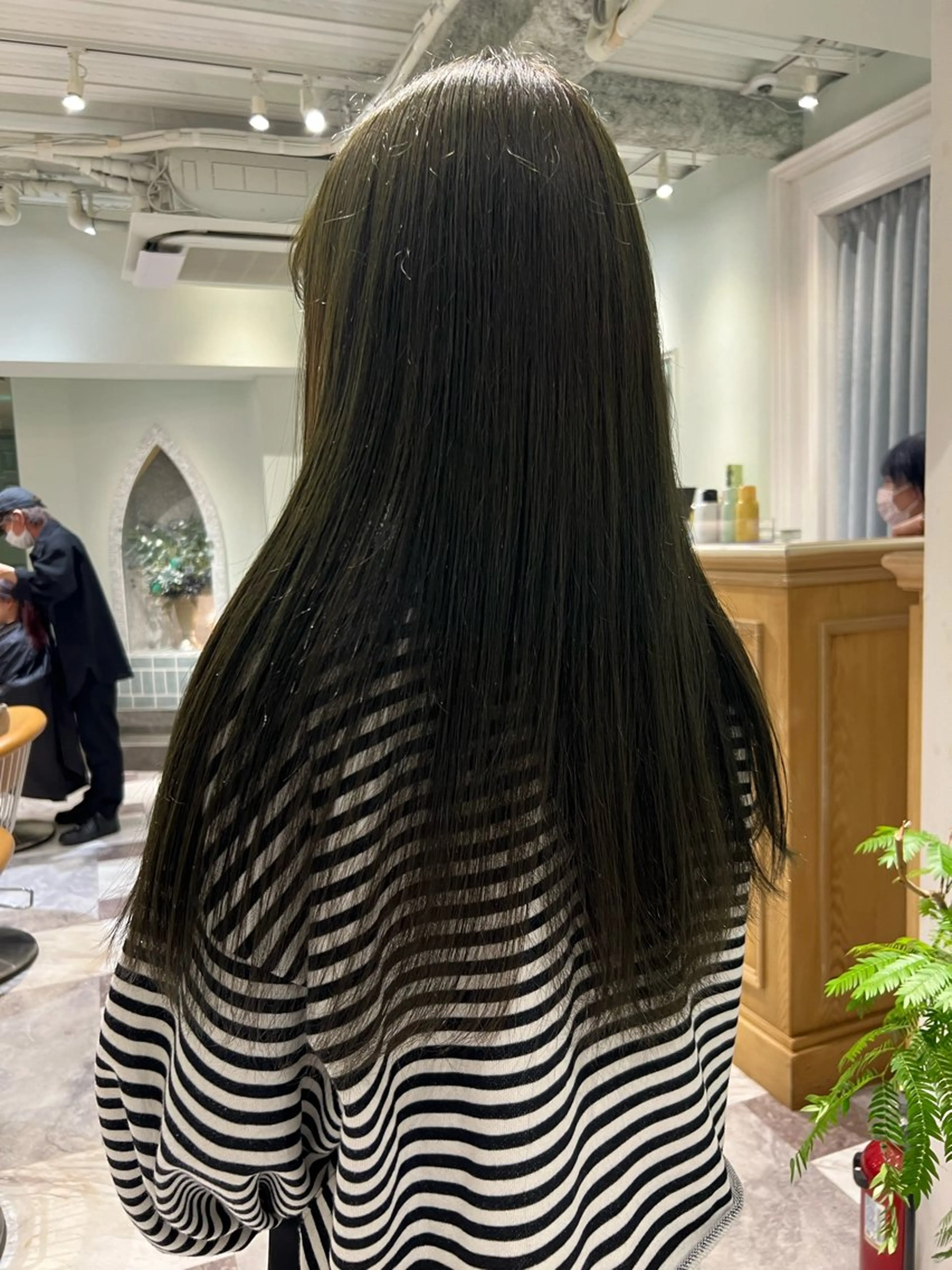 ロング ボブ ハイライト 髪質改善 韓国風ヘア 小顔カット ヘアカラー トリートメント 透明感カラー/カット 髪質改善/森栄範のヘアスタイル