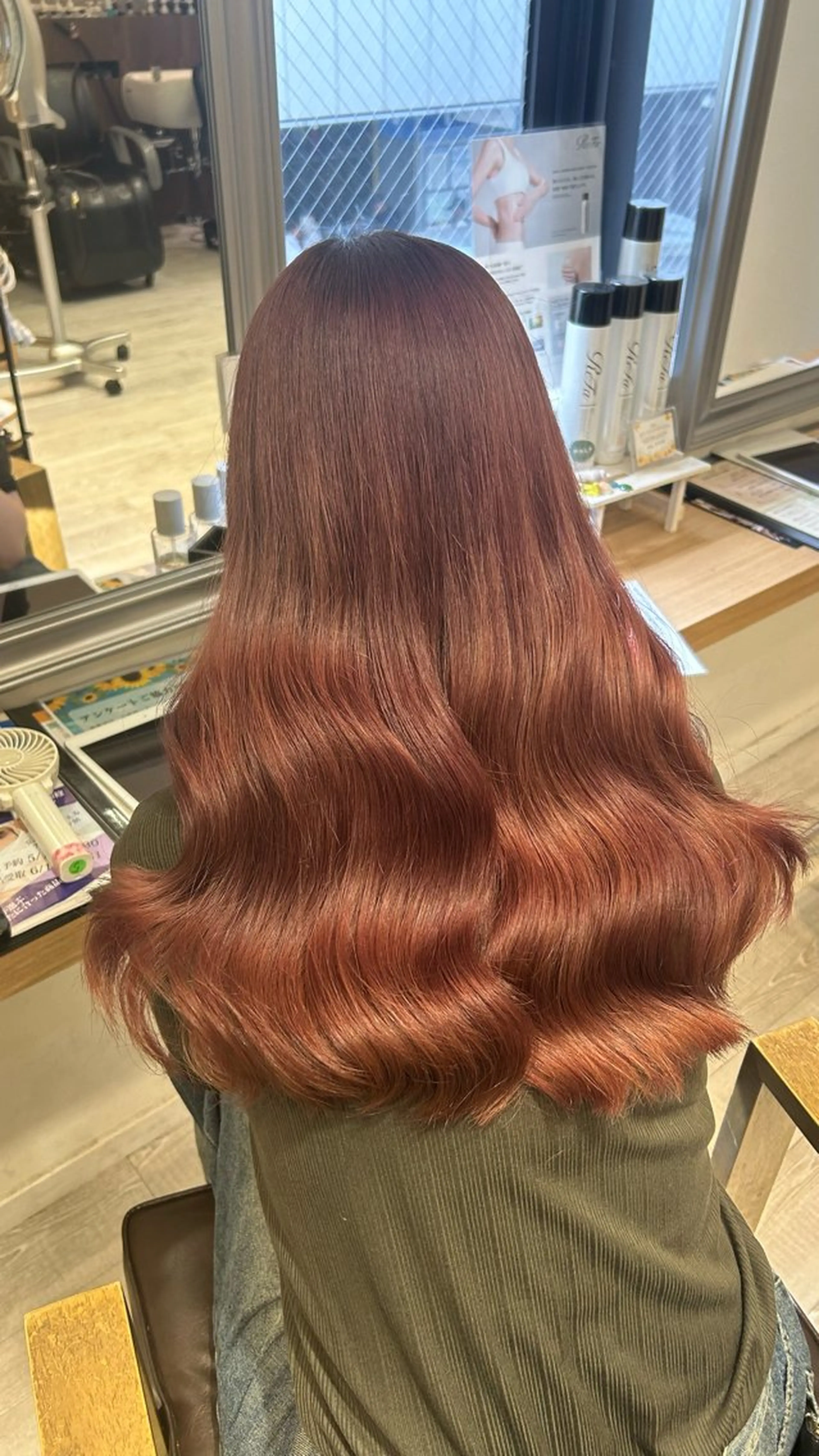 ロング カラー ピンクカラー ヘアカラー トリートメント まい🎀髪質改善 うる艶カラー/巻き髪のヘアスタイル
