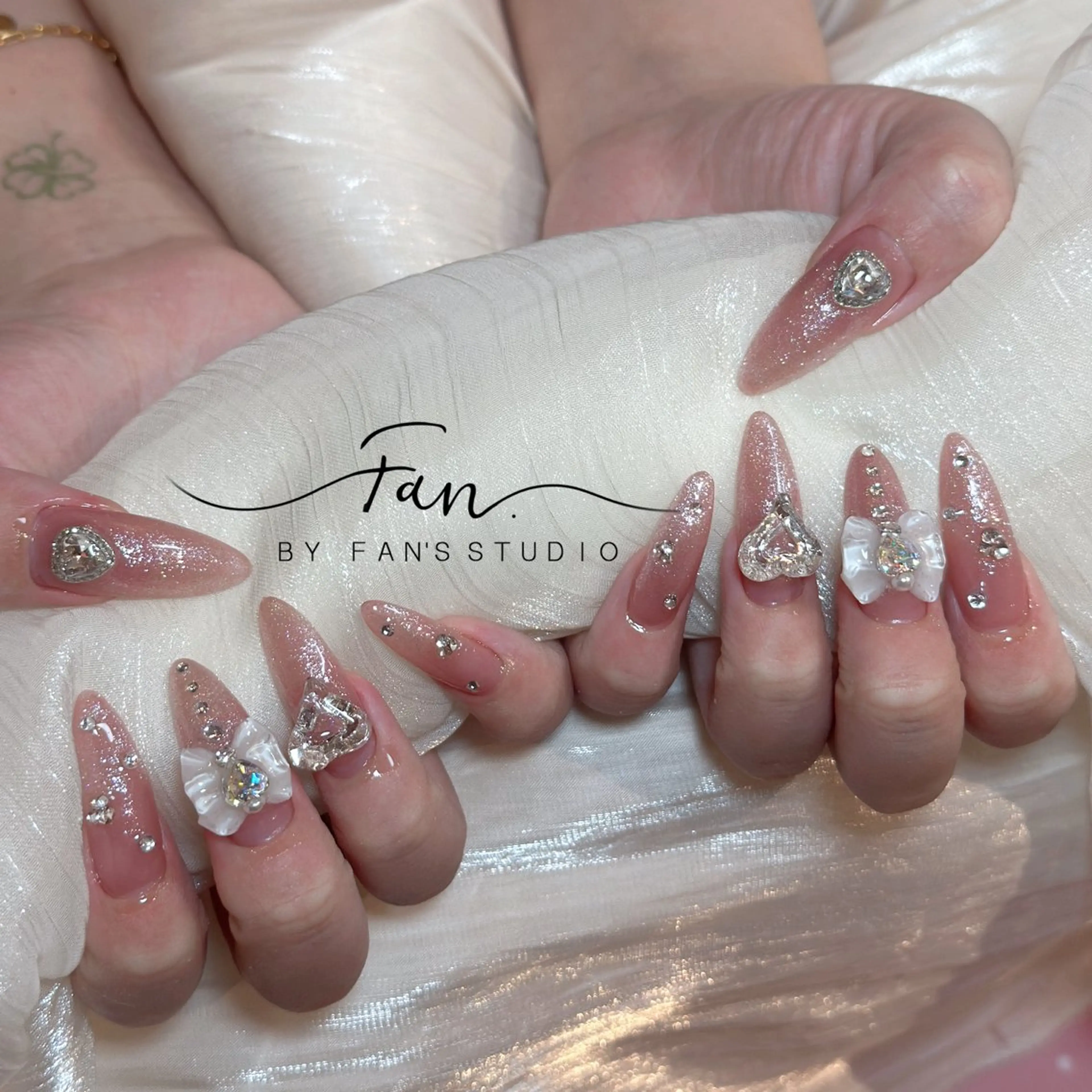 ネイル 🌻FAN'S STUDIO池袋🌻のネイルデザイン