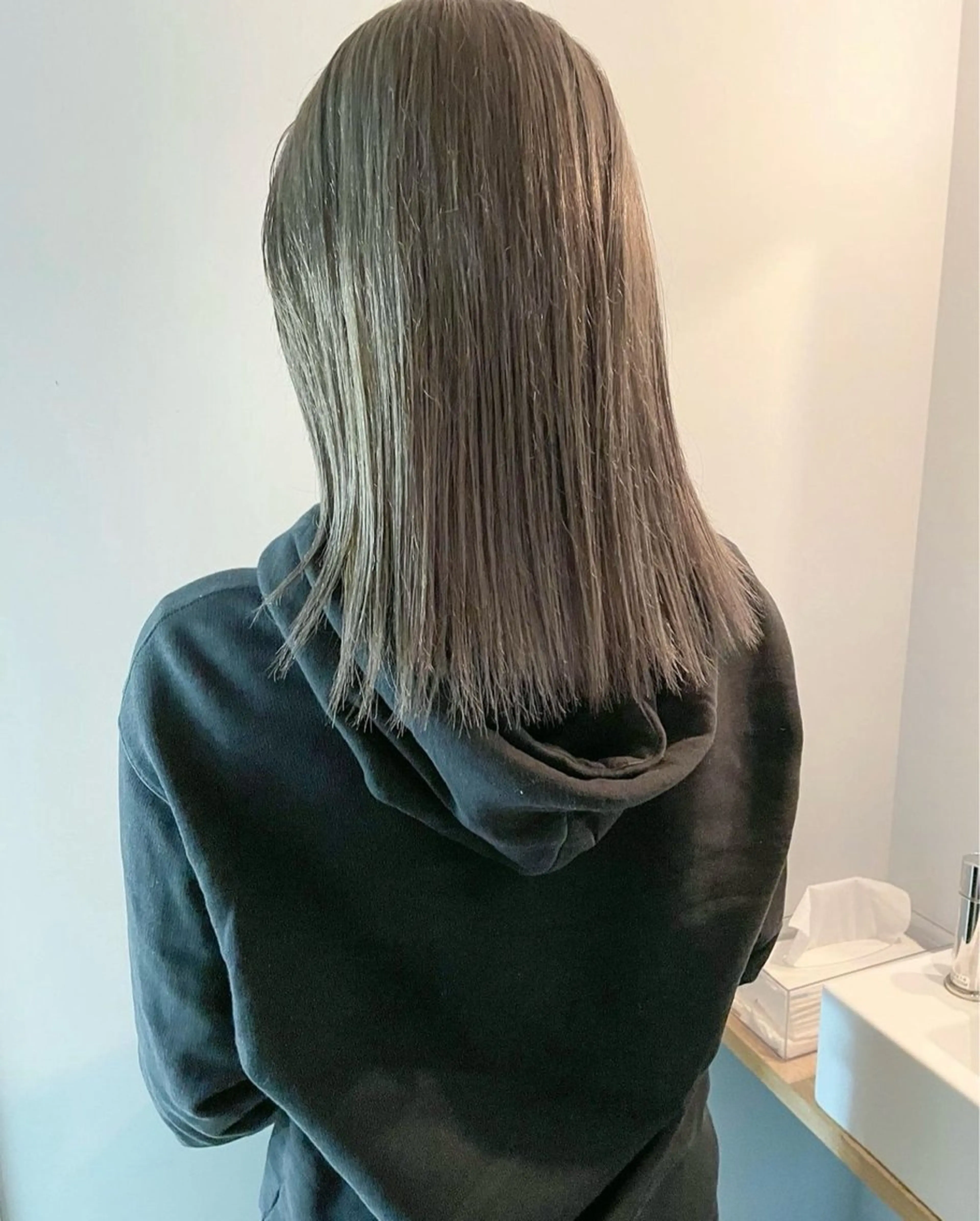 セミロング カラー ヘアカラー トリートメント カットモデル/ ハイトーン/ゆうあのヘアスタイル