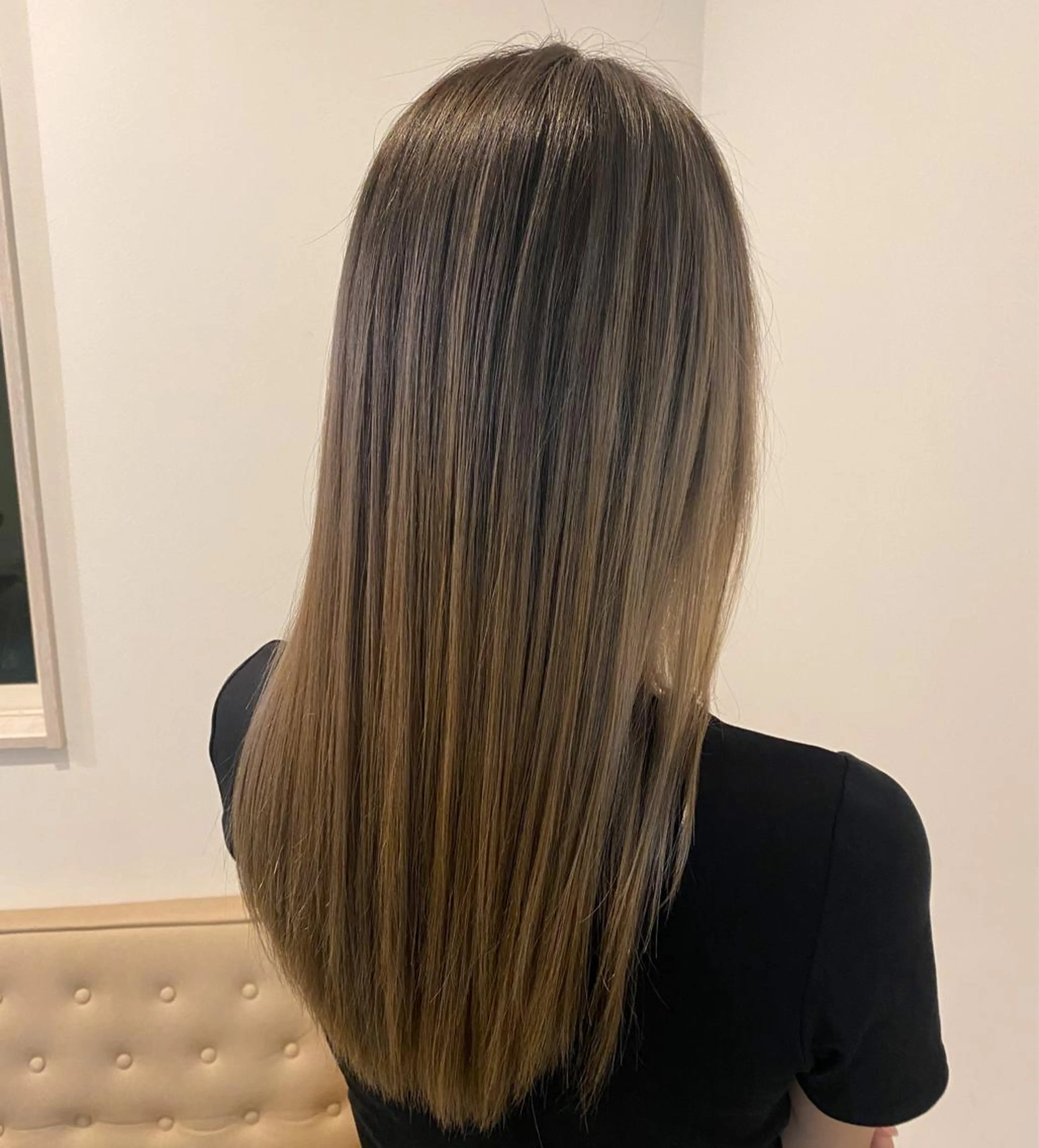 ロング カラー バレイヤージュ ベージュカラー レイヤーカット ミキ マコのマツエク・マツパデザイン