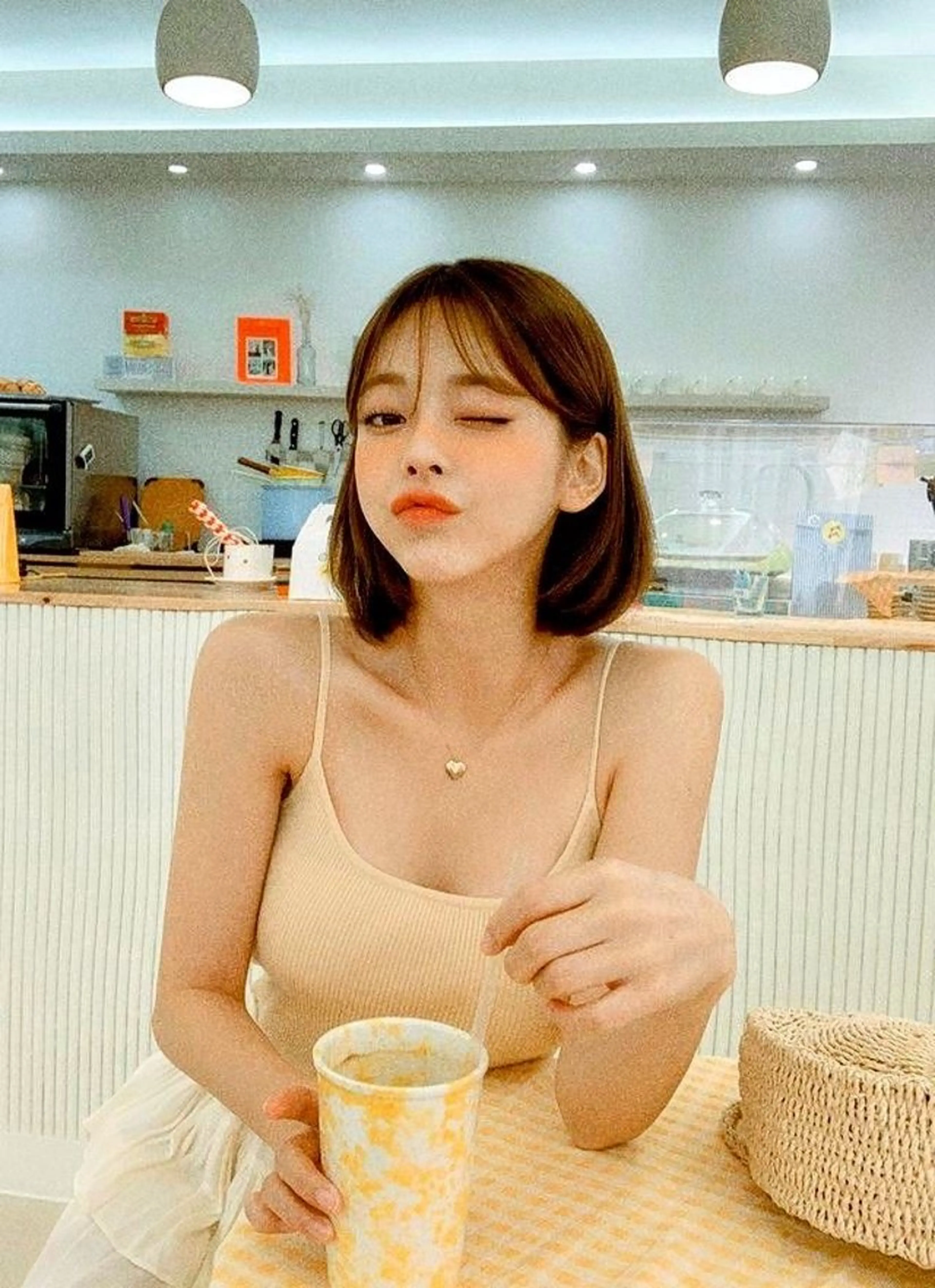 ショート カラー カット ヘアカラー トリートメント 莉乃/縮毛矯正/髪質 改善/艶カラーのヘアスタイル