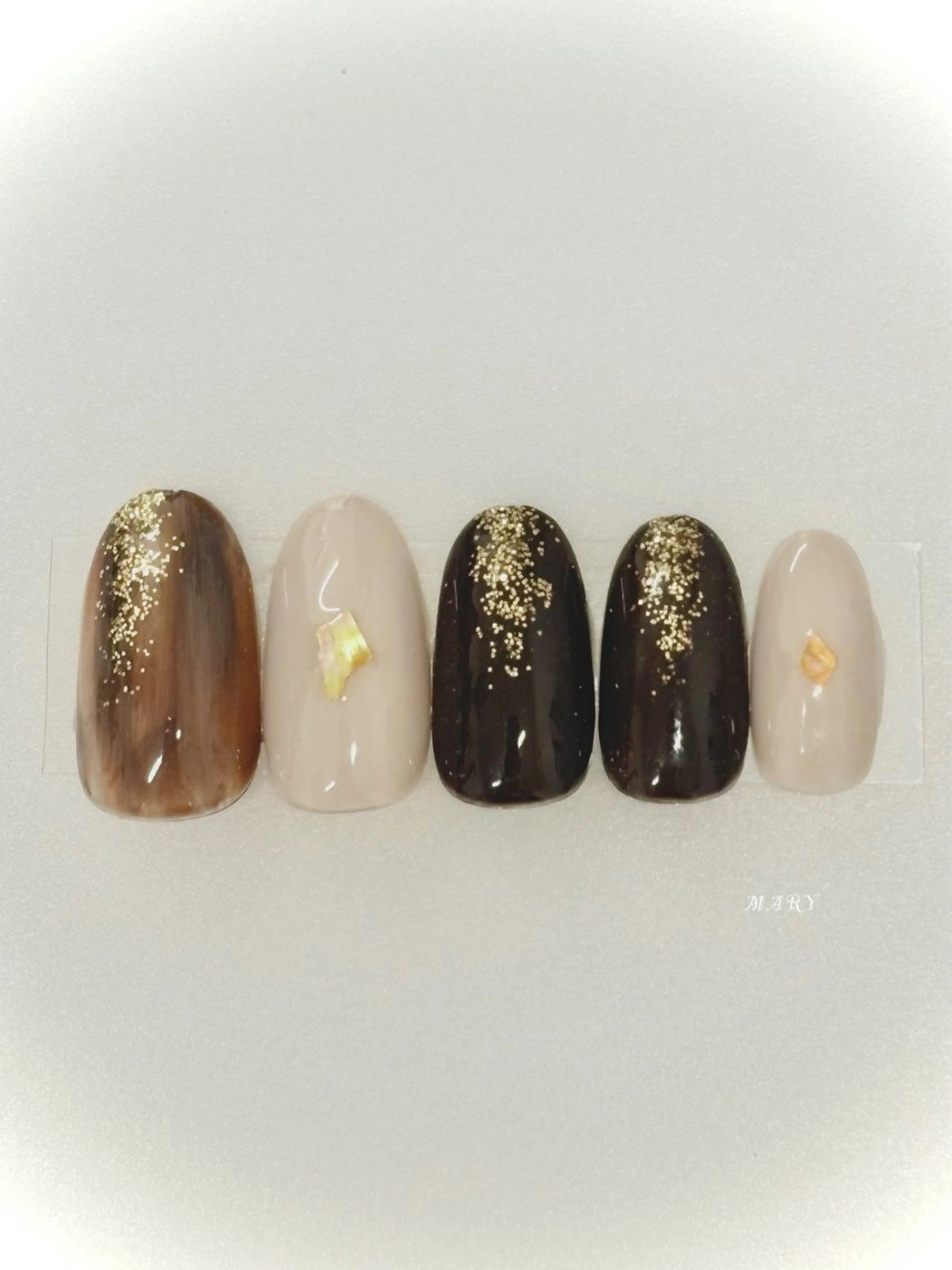 ネイル ブラウン ニュアンスネイル ワンカラーネイル ハンドネイル Mary nail所属・Mary nail .narumiのネイルデザイン