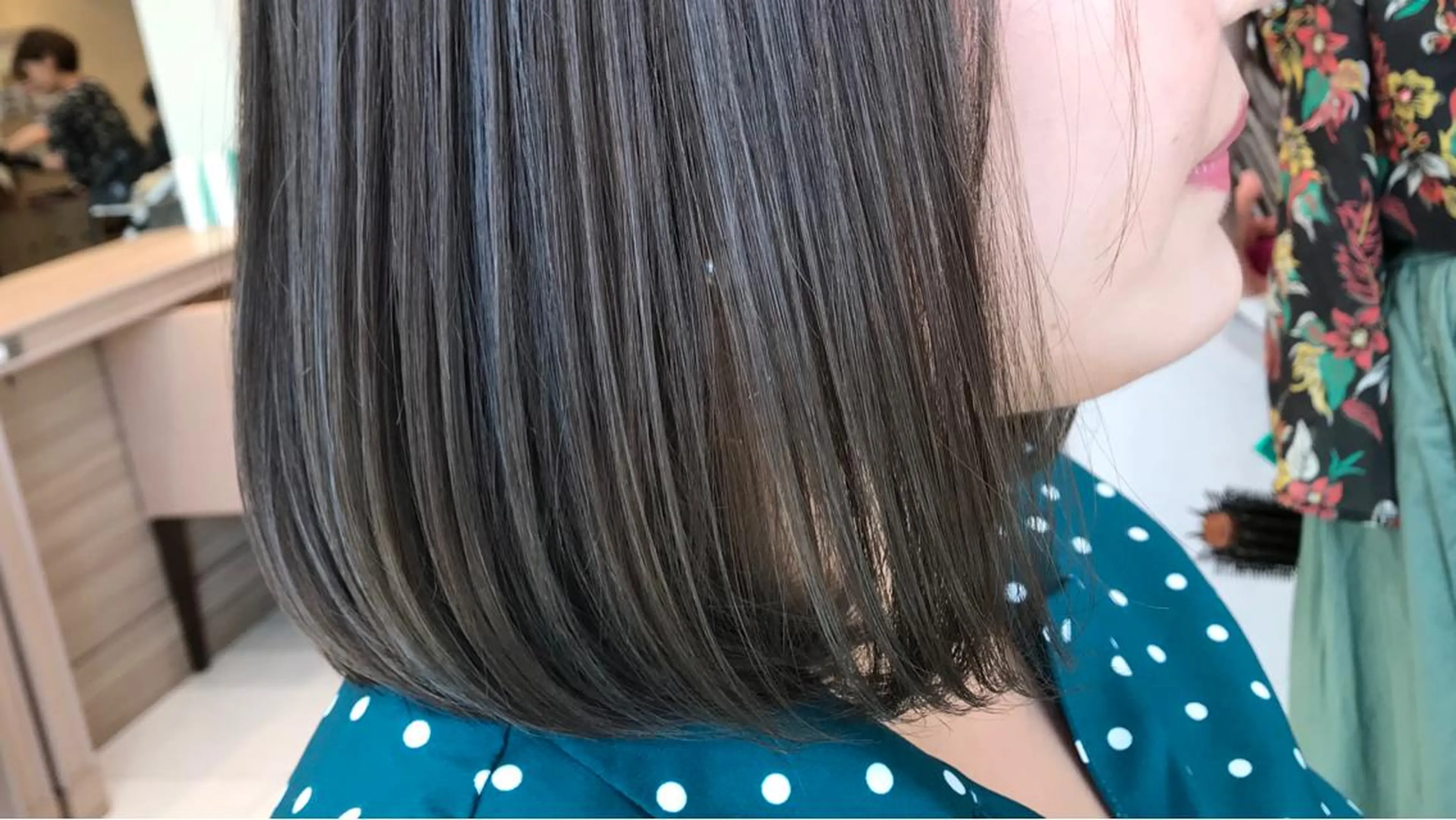 ショート カラー 透明感カラー グレージュ ハイライトカラー ハイライト ヘアカラー トリートメント ウエモト タク ショート/レイヤーのヘアスタイル