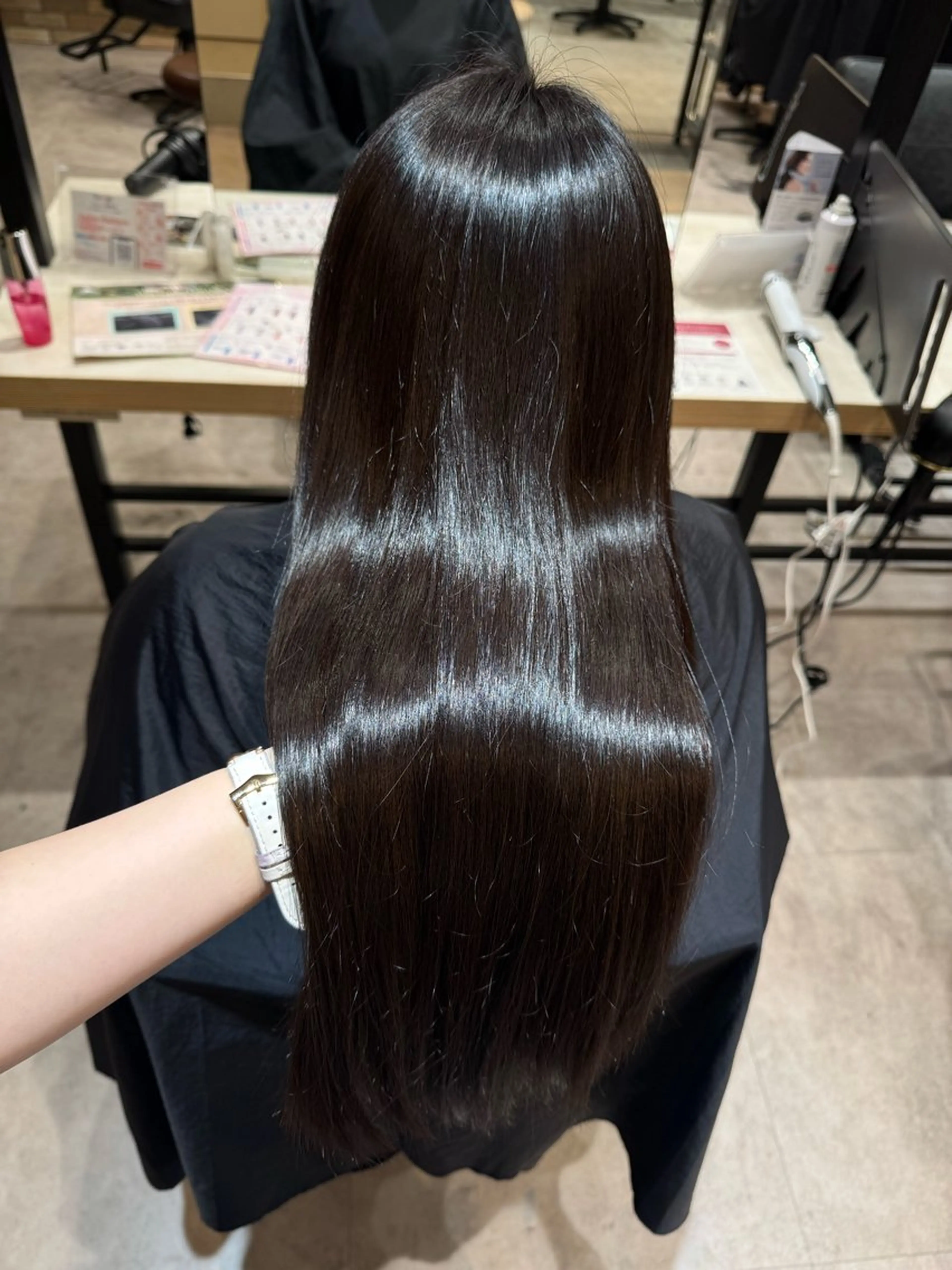 カラー Miyuu🎀カラー マツエク・ストレートのヘアスタイル
