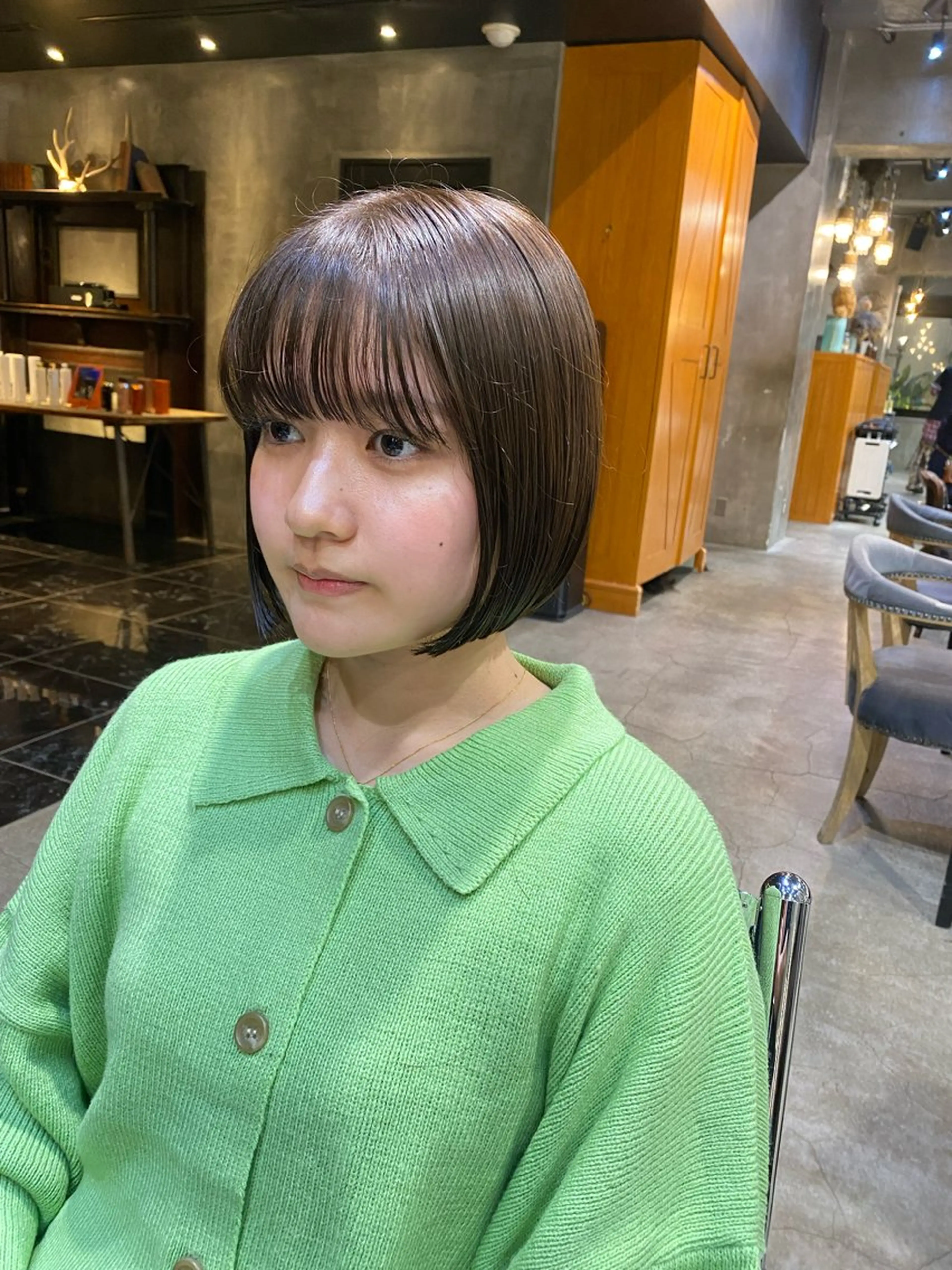 ショート カラー ショートボブ アッシュ アッシュブラウン ブラウンカラー ボブ カット ヘアカラー ブリーチなしダブル カラー🧸🐺陽介のヘアスタイル