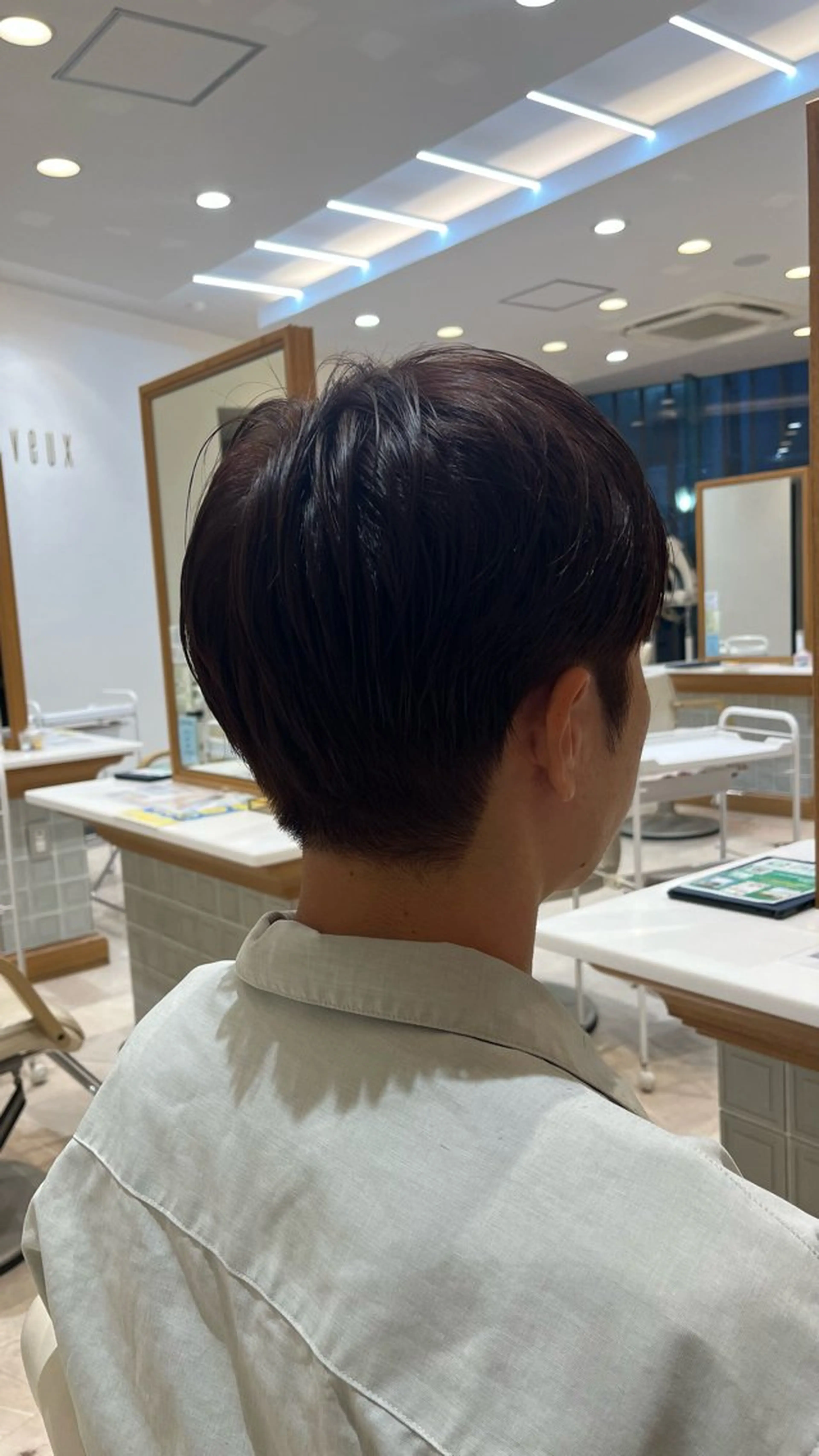 ショート カラー メンズ 梅木 和也のヘアスタイル
