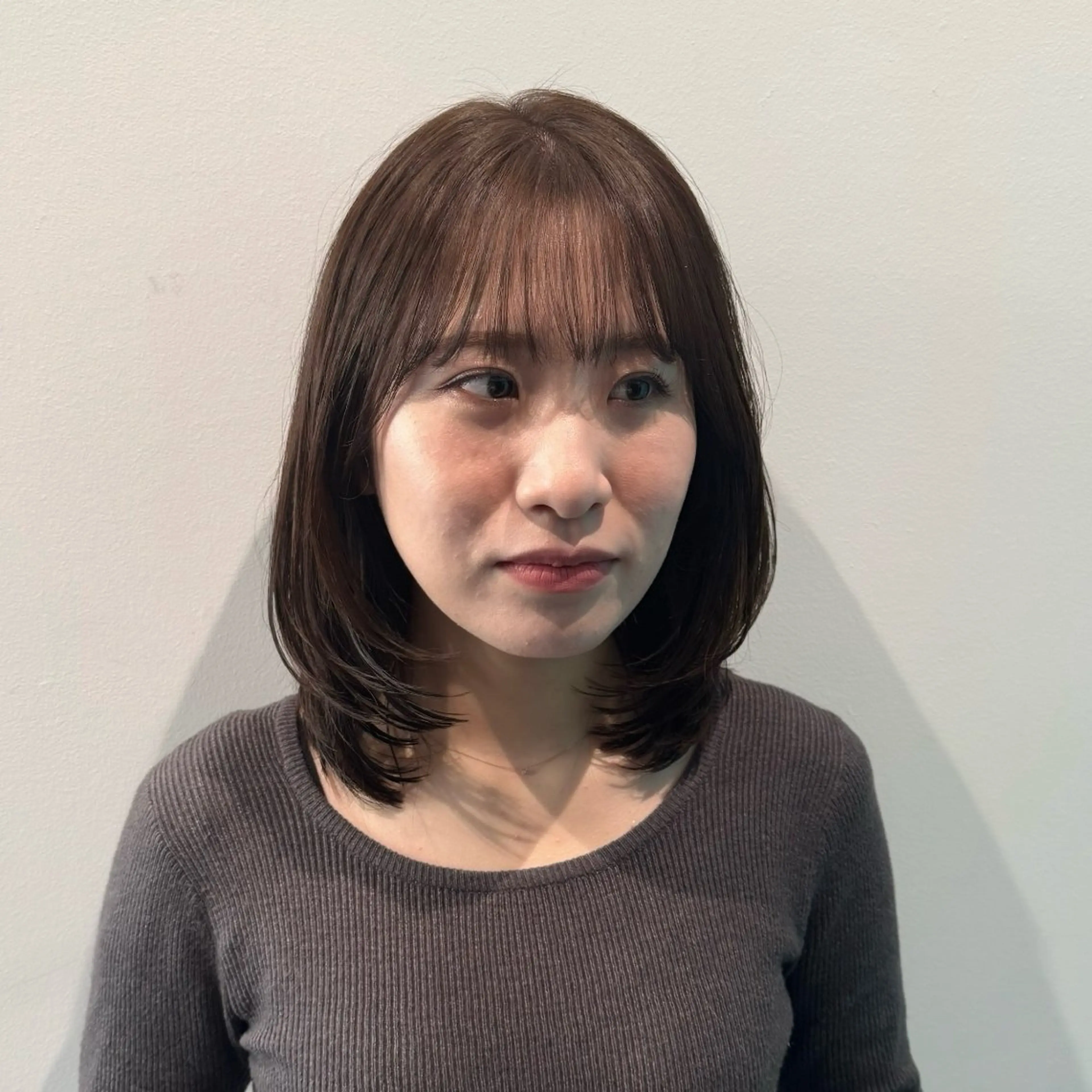 ミディアム カラー カット ヘアカラー 韓国ヘア AINA🐱のヘアスタイル