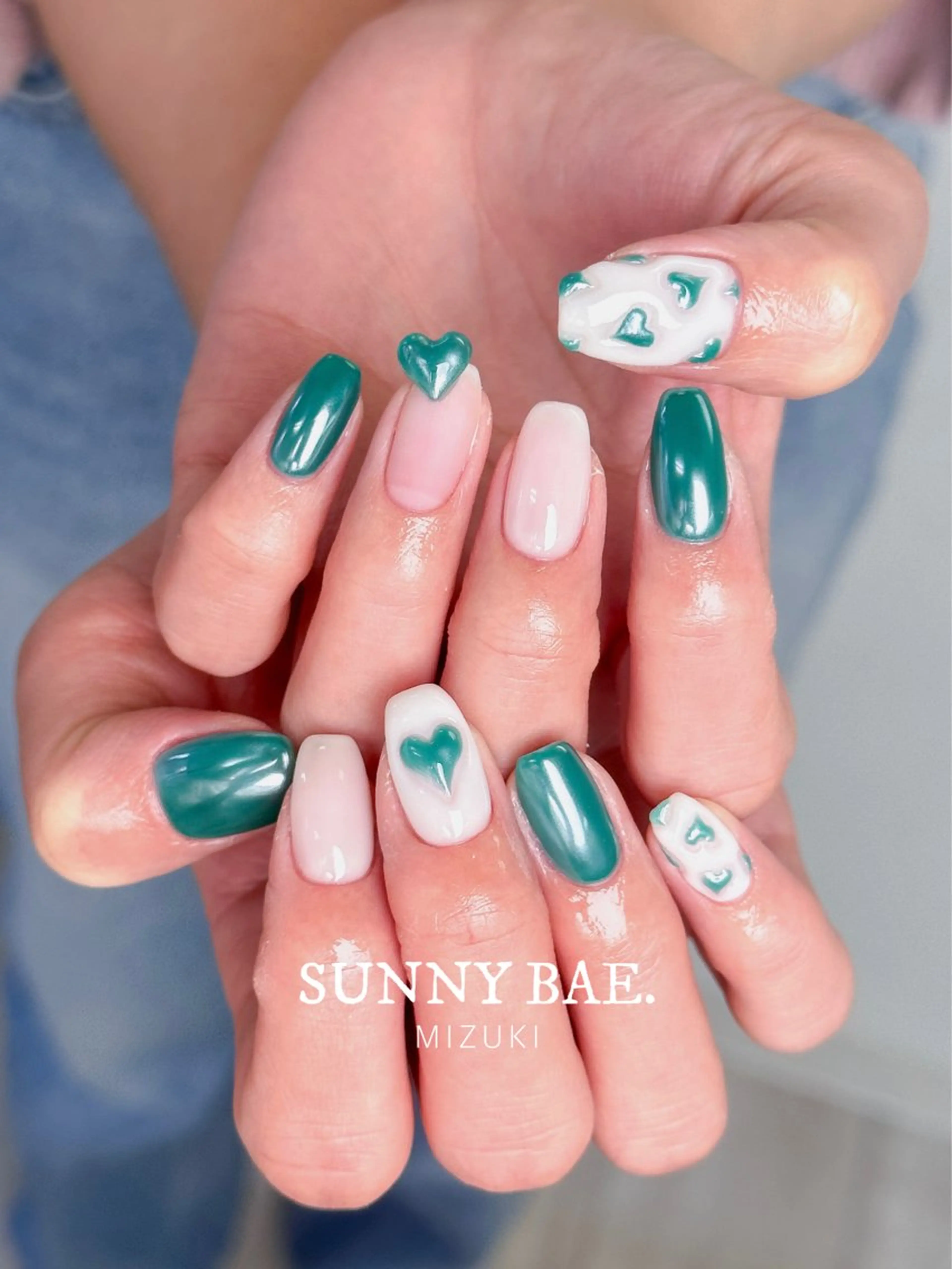 ネイル グリーン ハート ぷっくりネイル 春ネイル ハンドネイル SUNNY BAE. 🌼MIZUKIのネイルデザイン