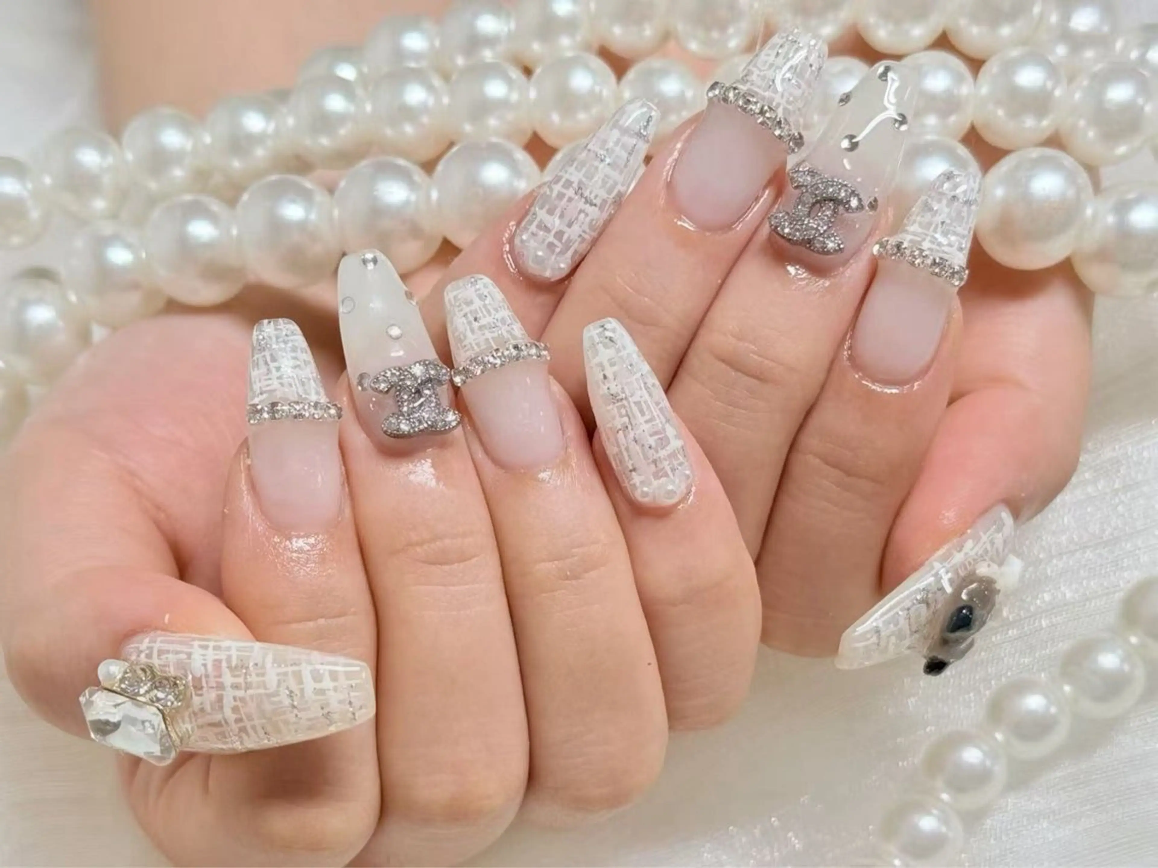 ネイル オーロラネイル 長さ出し フレンチネイル ガーリー キラキラネイル RIn 🎀のネイルデザイン