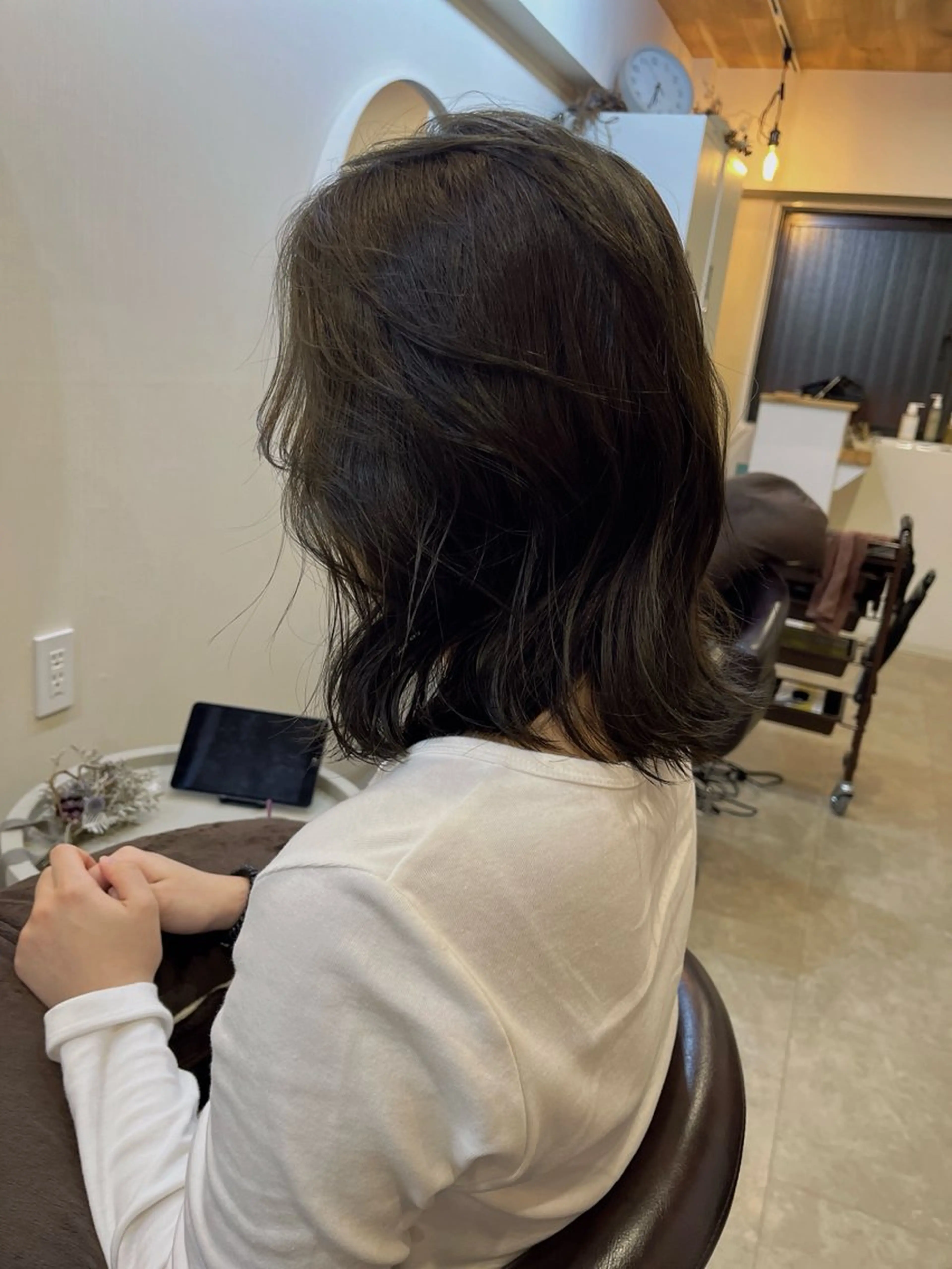 ミディアム カラー グレージュ オリーブグレージュ オリーブグレー カット ヘアカラー トリートメント 下石怜子/レイヤー/ 透明感カラーのヘアスタイル