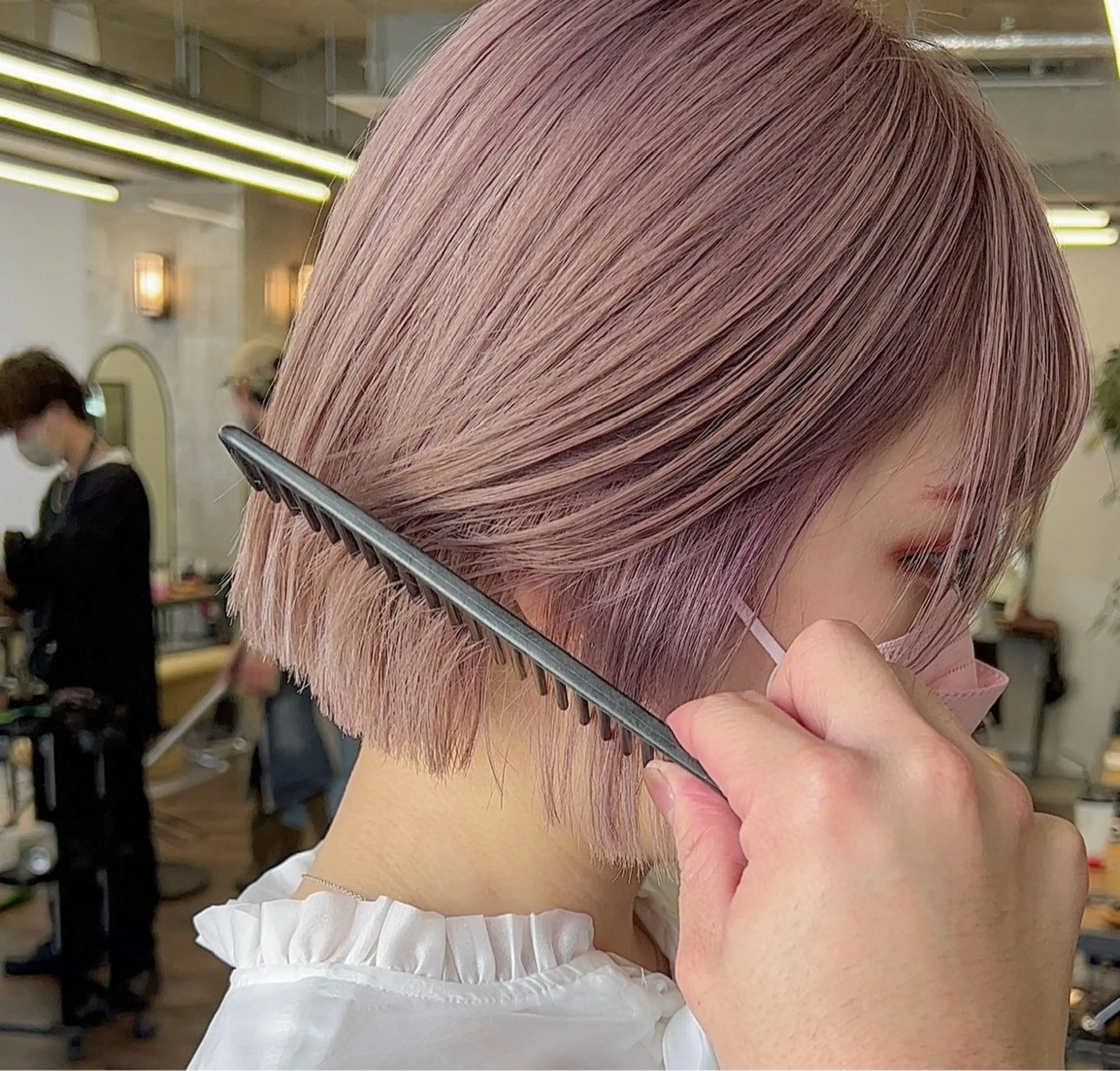ショート カラー ブリーチ sand yokohama所属・ほの/ボブ/透明感カ ラー/レイヤーカットのヘアスタイル