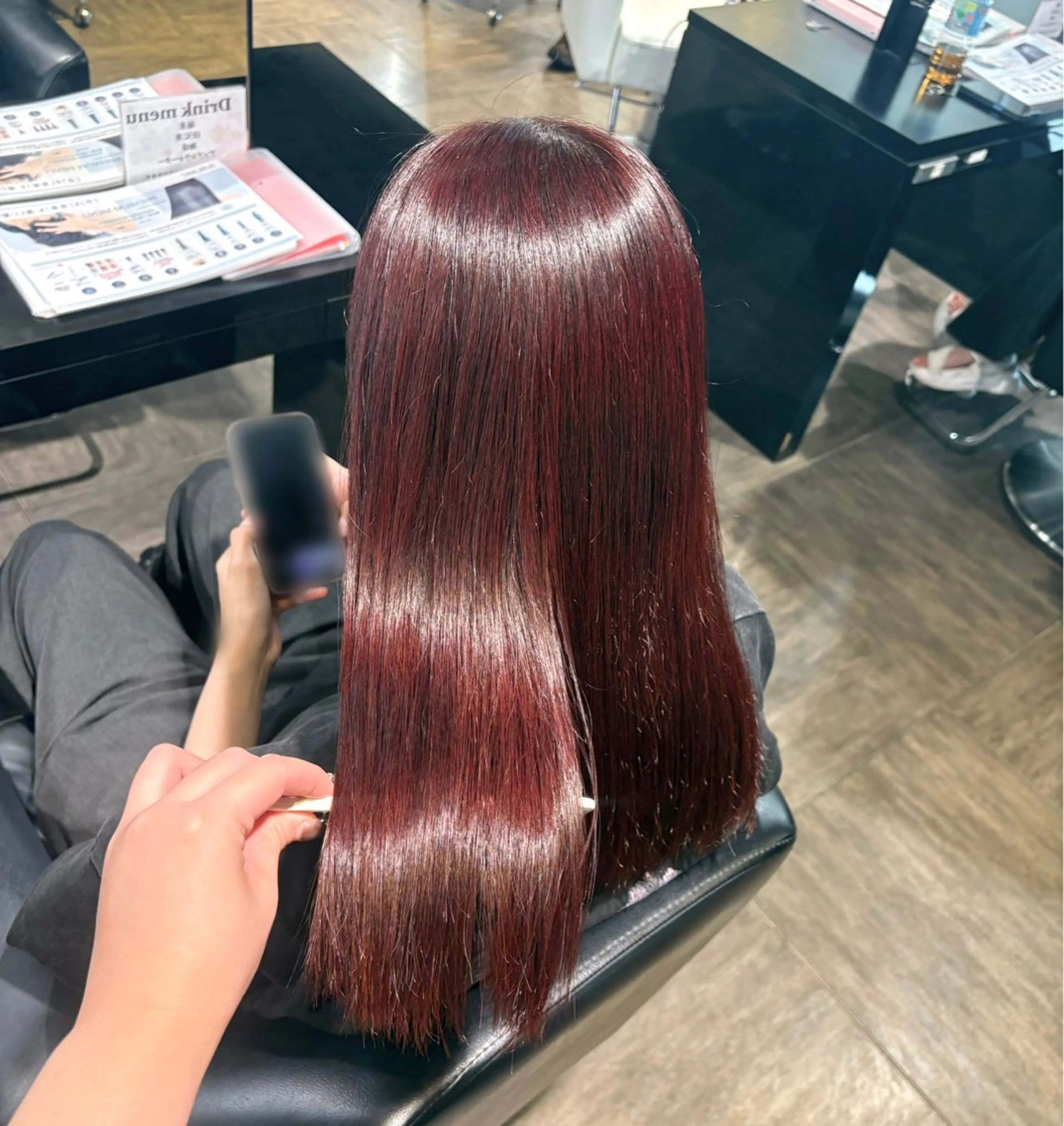 ロング カラー ブリーチ ダブルカラー ブリーチなしカラー レッドカラー カット ヘアカラー トリートメント 🤍大人可愛い⌇ 𝐑 𝐈 𝐎🤍のヘアスタイル