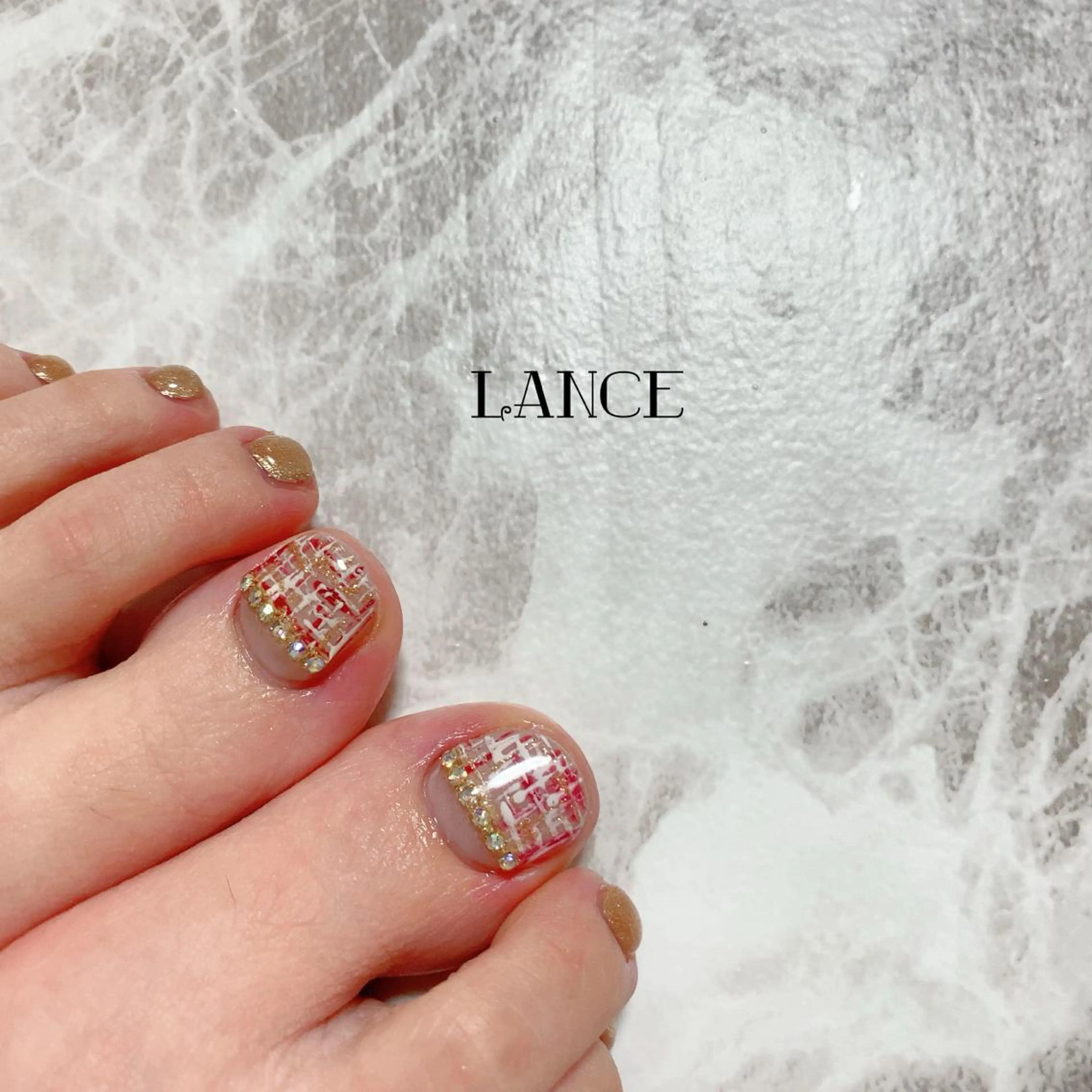 ミディアム ネイル クリスマス オーロラネイル フレンチネイル ワンホンネイル 冬ネイル フットネイル Lance nailのネイルデザイン