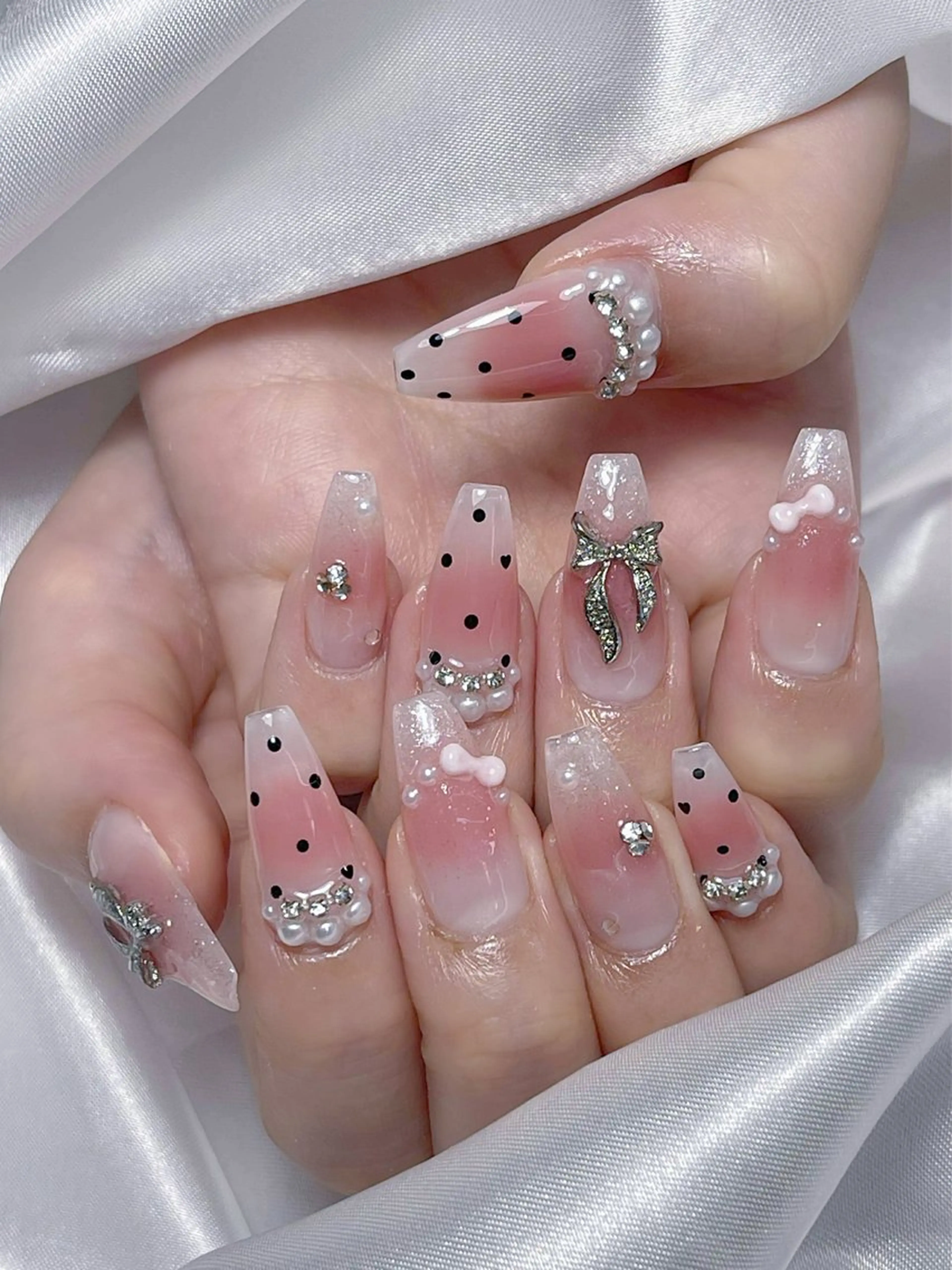 ネイル ハンドネイル LEELA NAIL STUDIO所属・LEELA NAIL STUDIOのネイルデザイン