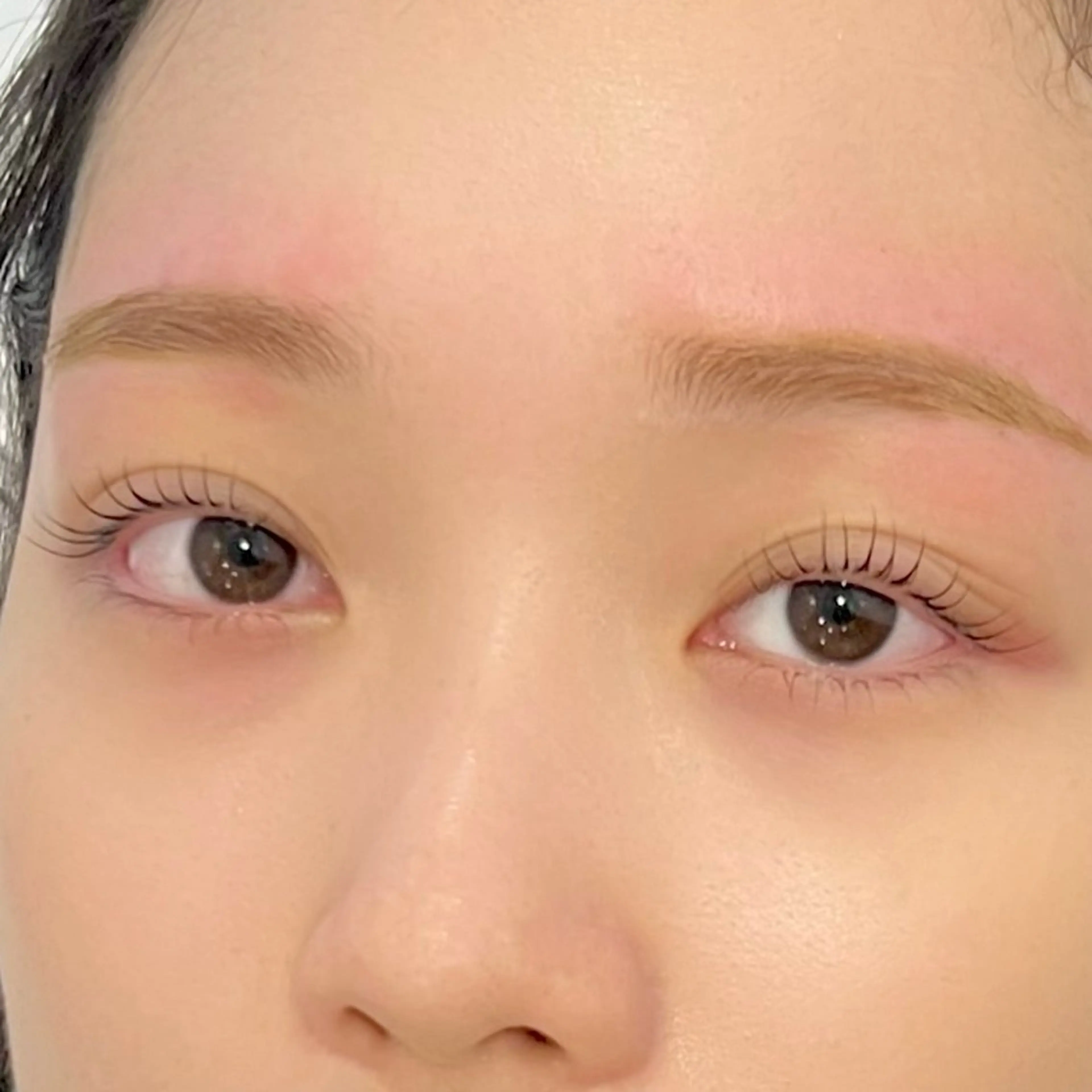 アイブロウ h.plus 杉本 美空のマツエク・マツパデザイン