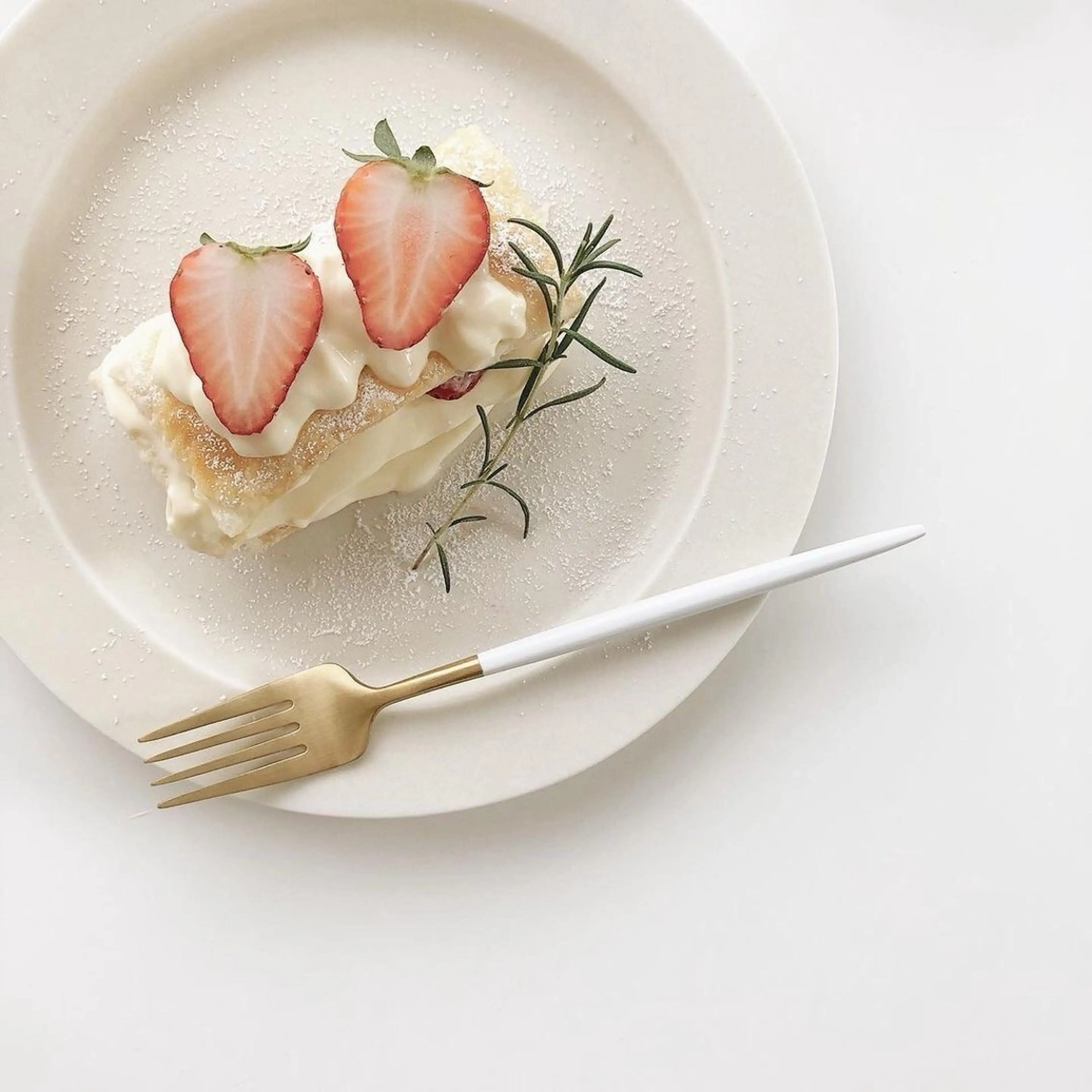 ParveMix￤ 出石 菜々🥂のヘアスタイル