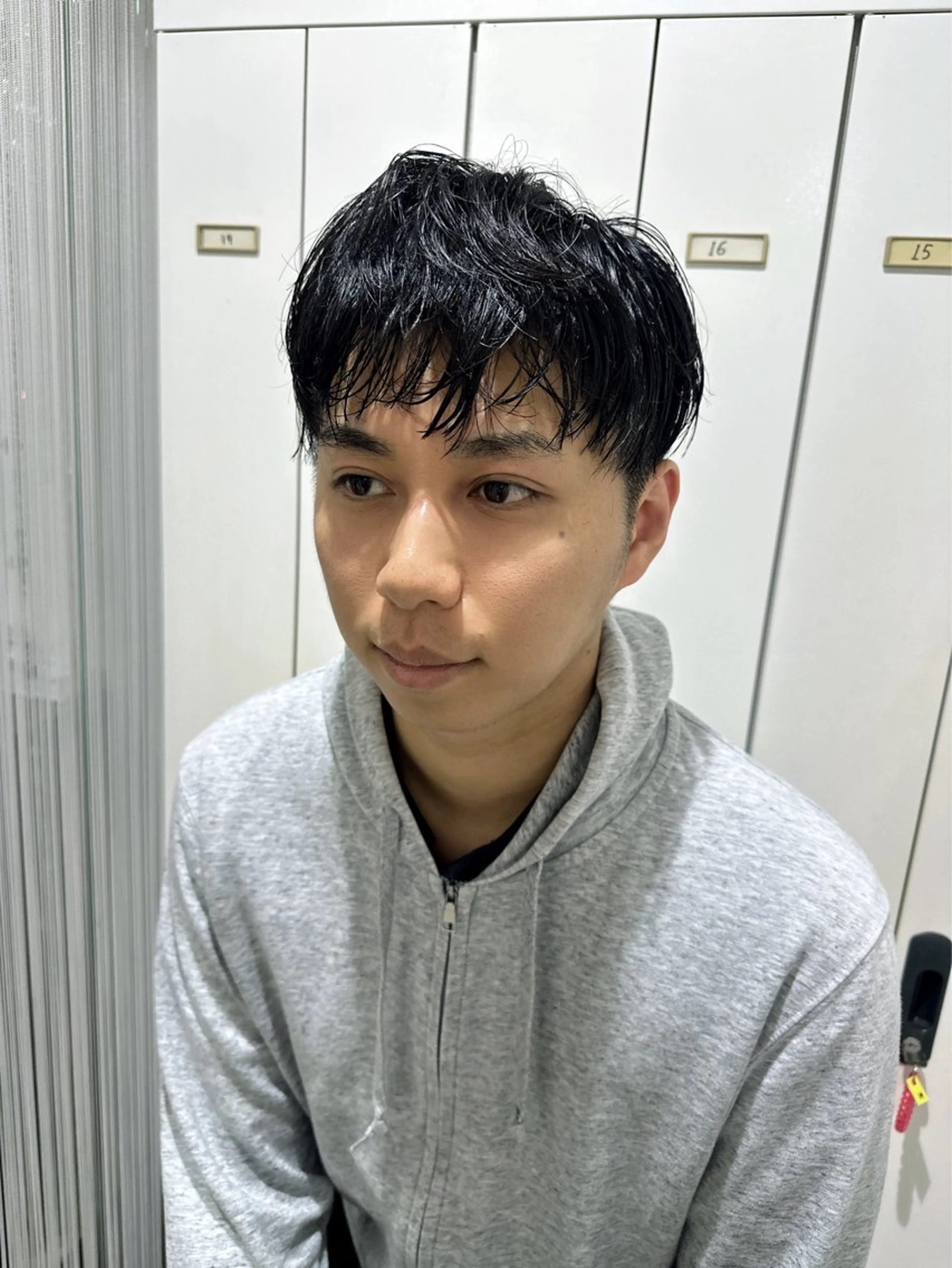 メンズ カット 明日空きあり‼️お得 艶髪カラー❤️‍🔥のヘアスタイル