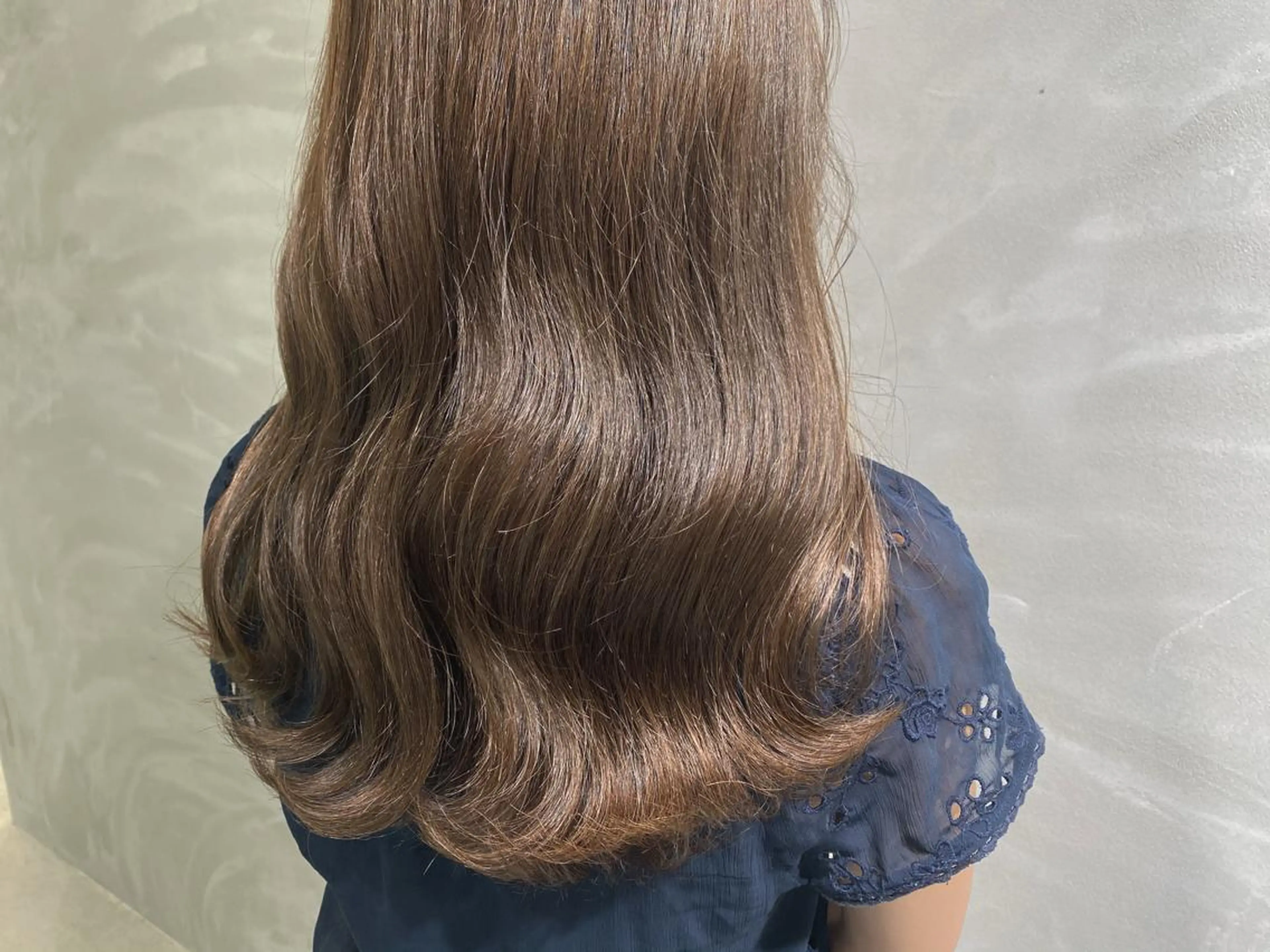 ロング カラー ベージュカラー ミルクティーベージュ ヘアカラー トリートメント 半個室女性salon 🩰Natsumiのヘアスタイル