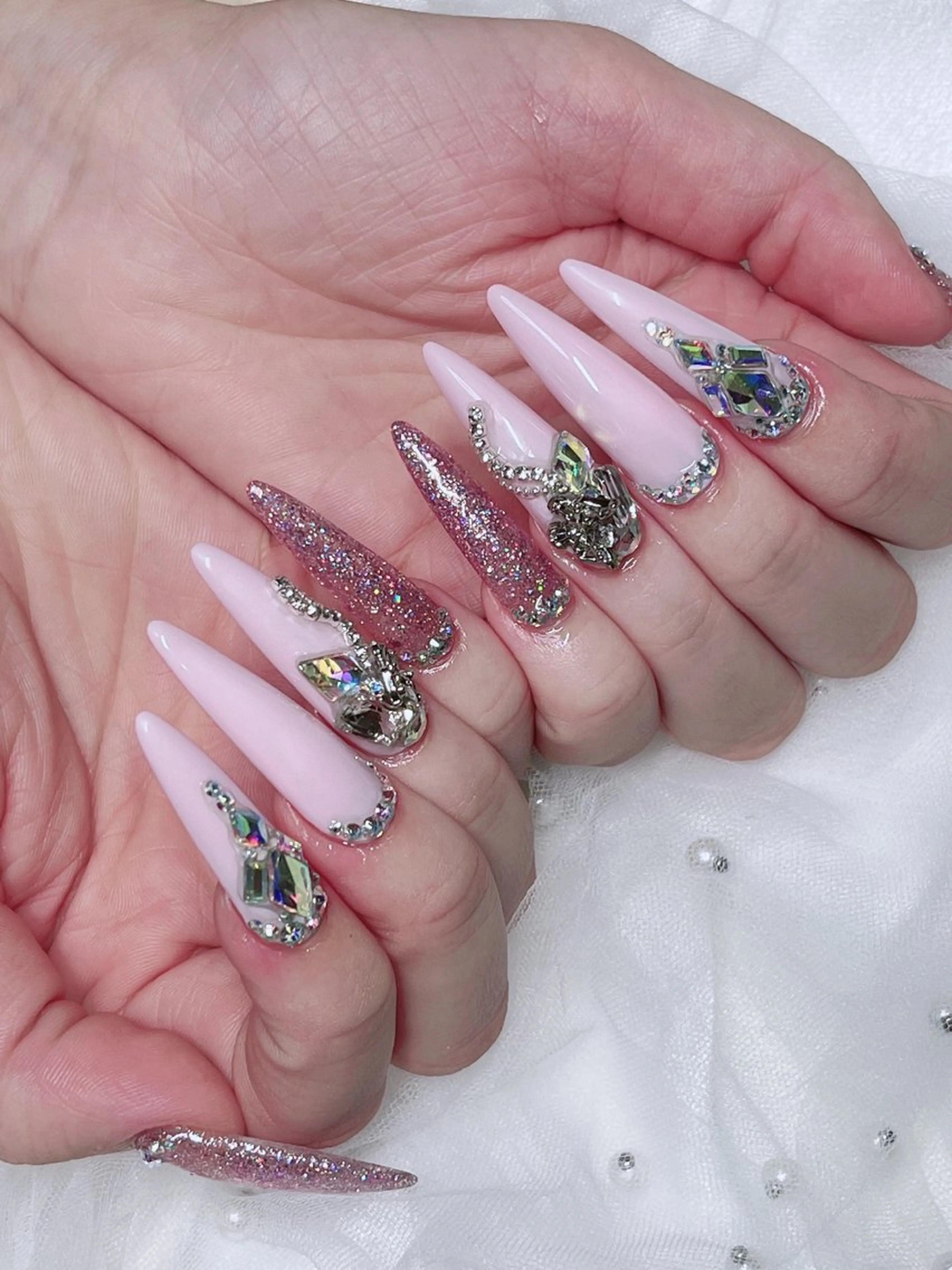 ネイル ハンドネイル Cutil Nailsalon所属・Cutil. Nail🌈のネイルデザイン