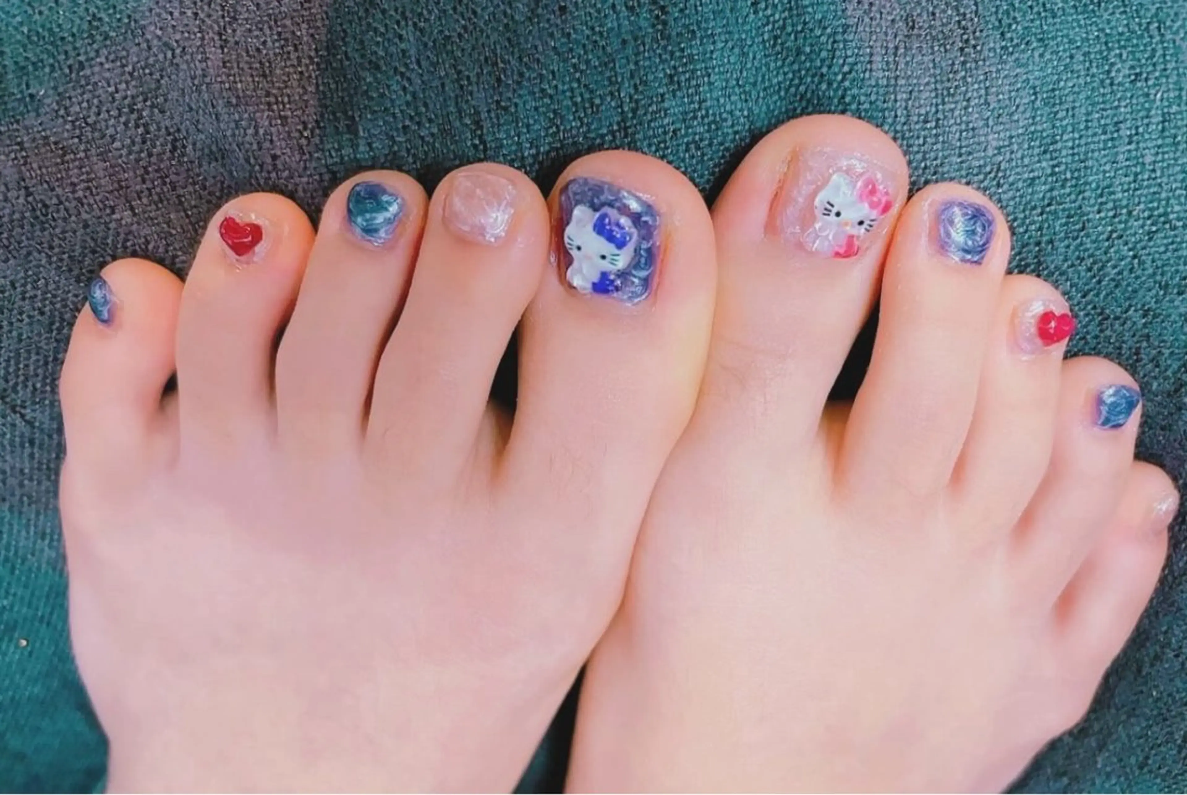 ネイル フラッシュネイル フットネイル フレンチネイル ジェルネイル ガラスフレンチ フットネイル Nail salon Natulalのネイルデザイン