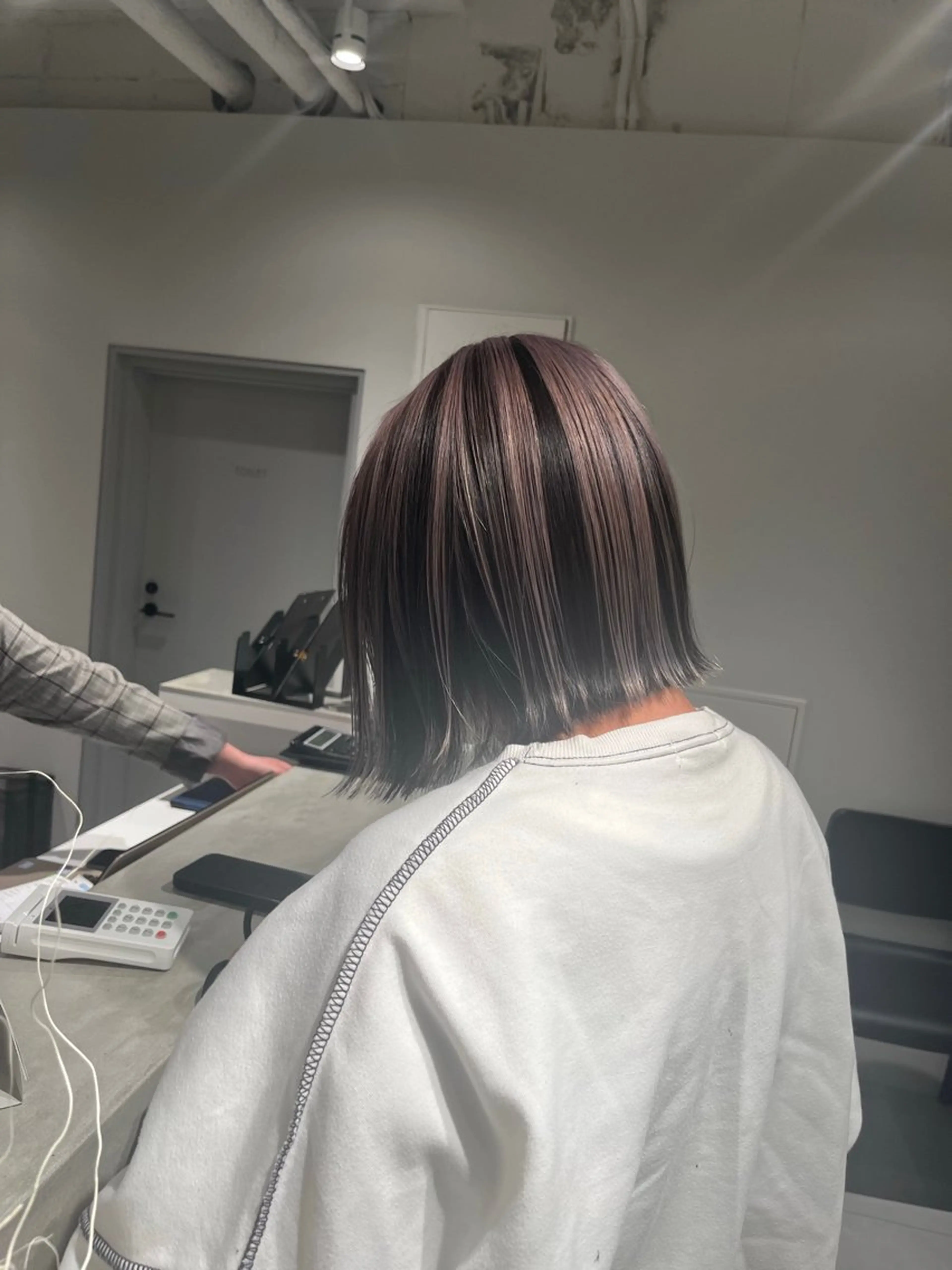 ミディアム カラー ヘアカラー バレイヤージュ ハイライトのヘアスタイル