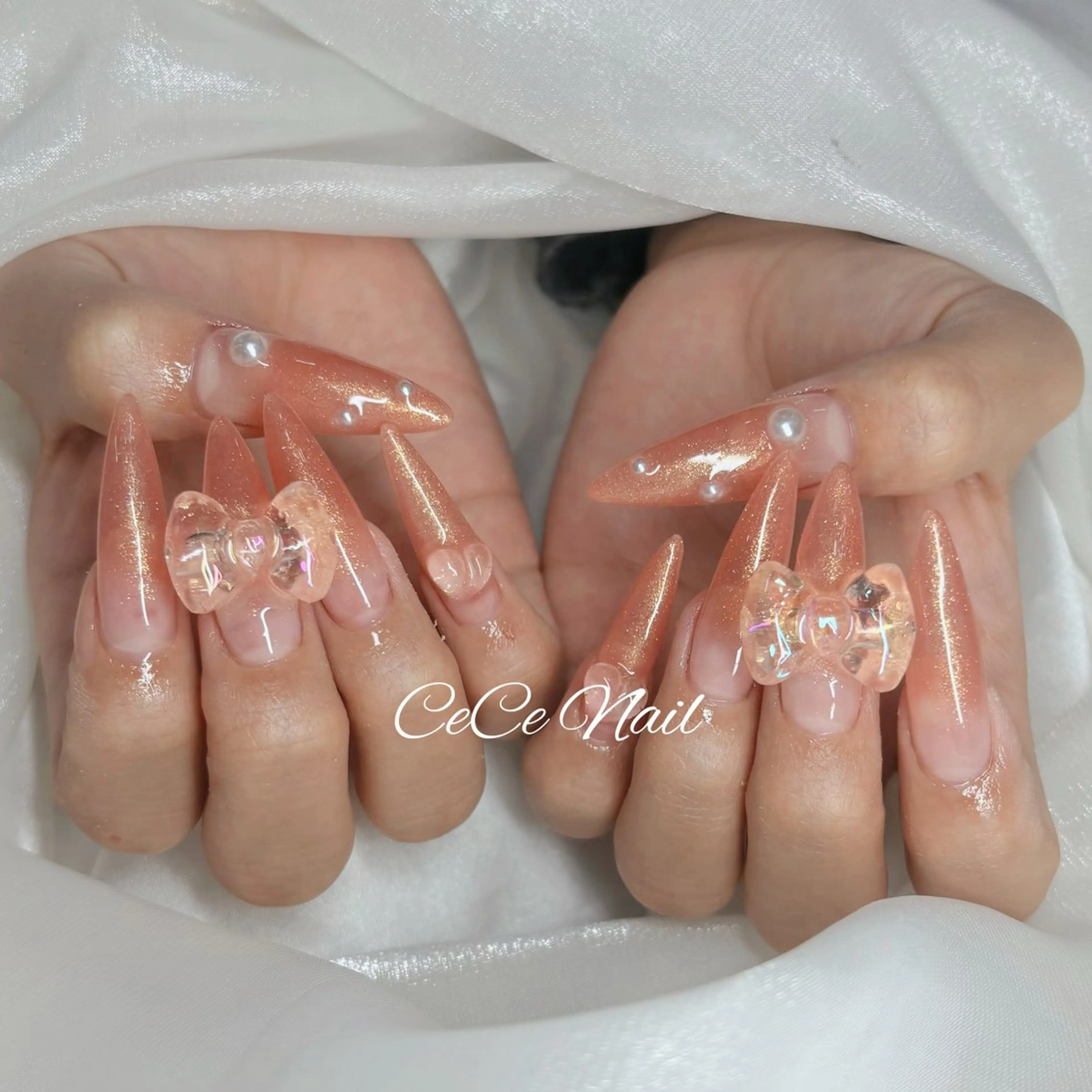 ネイル オーロラネイル 長さ出し フットネイル フレンチネイル ジェルネイル ハンドネイル CeCe Garden所属・CeCeGarden ✨️キラキラワンホンのネイルデザイン