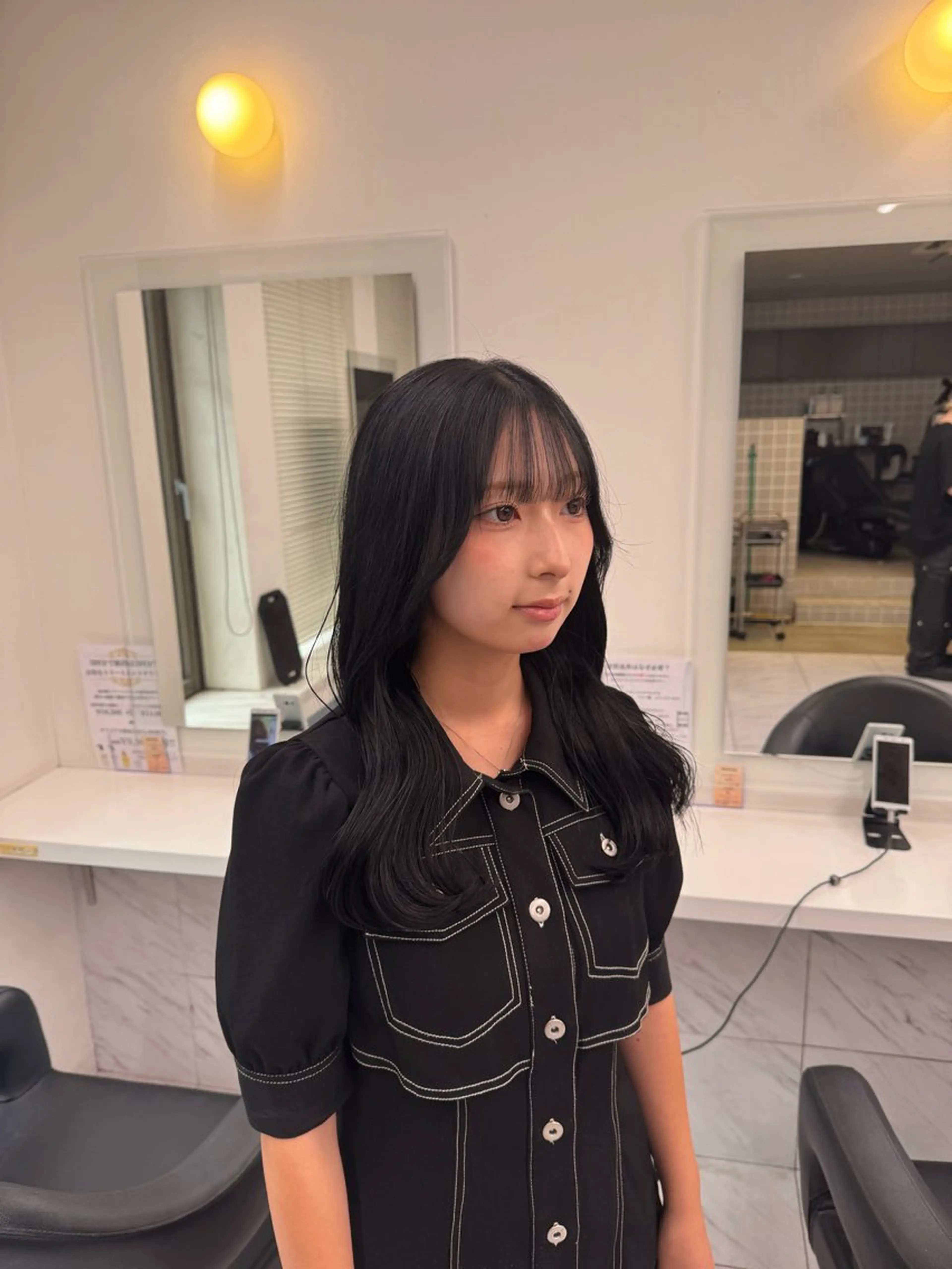セミロング カラー ヘアアレンジ 黒髪 ブルーカラー ブルーブラック 韓国風ヘア ヘアカラー トリートメント ヘアセット 韓国トレンドの 達人♡のヘアスタイル